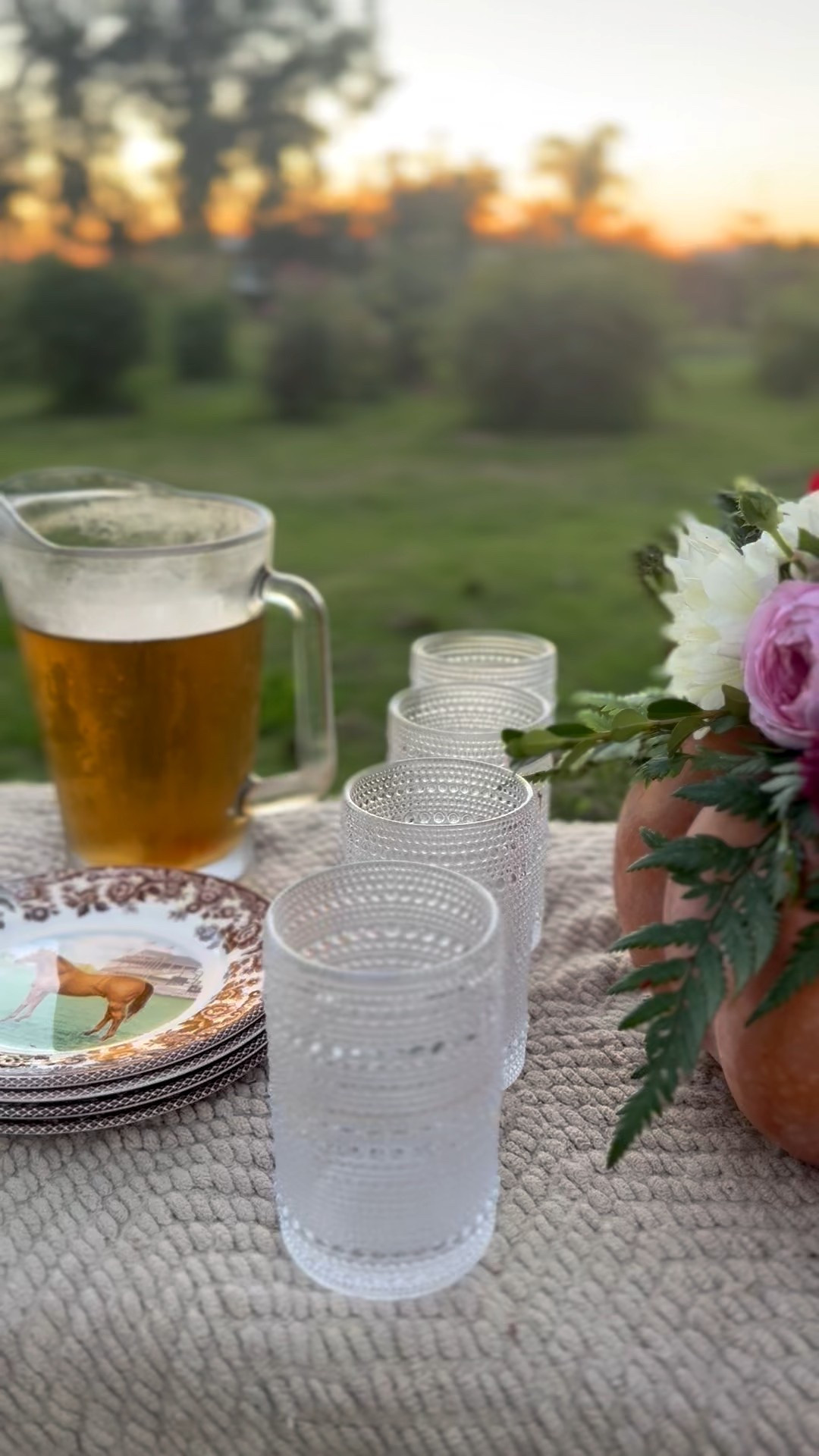 Friendsgiving hosting essentials you’ll love! Save up to 80% at the @wayfair Way Day sale until tomorrow October 29th! ❤️ #wayfair #wayfairpartner #wayday 

#LTKSeasonal #LTKSaleAlert #LTKHome