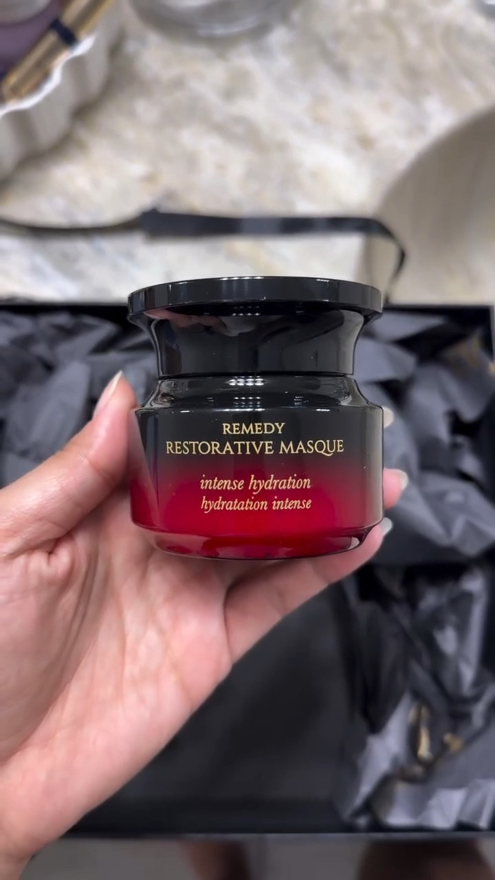 Just me, my hair, and äz Haircare doing our thing 😌✨ I love finding a great hair mask! Our hair deserves it!

My hair feels so soft and is shiny. I can’t stop touching it 💆‍♀️🤭

#LTKdayinmylife #LTKselfcare #LTKBeauty