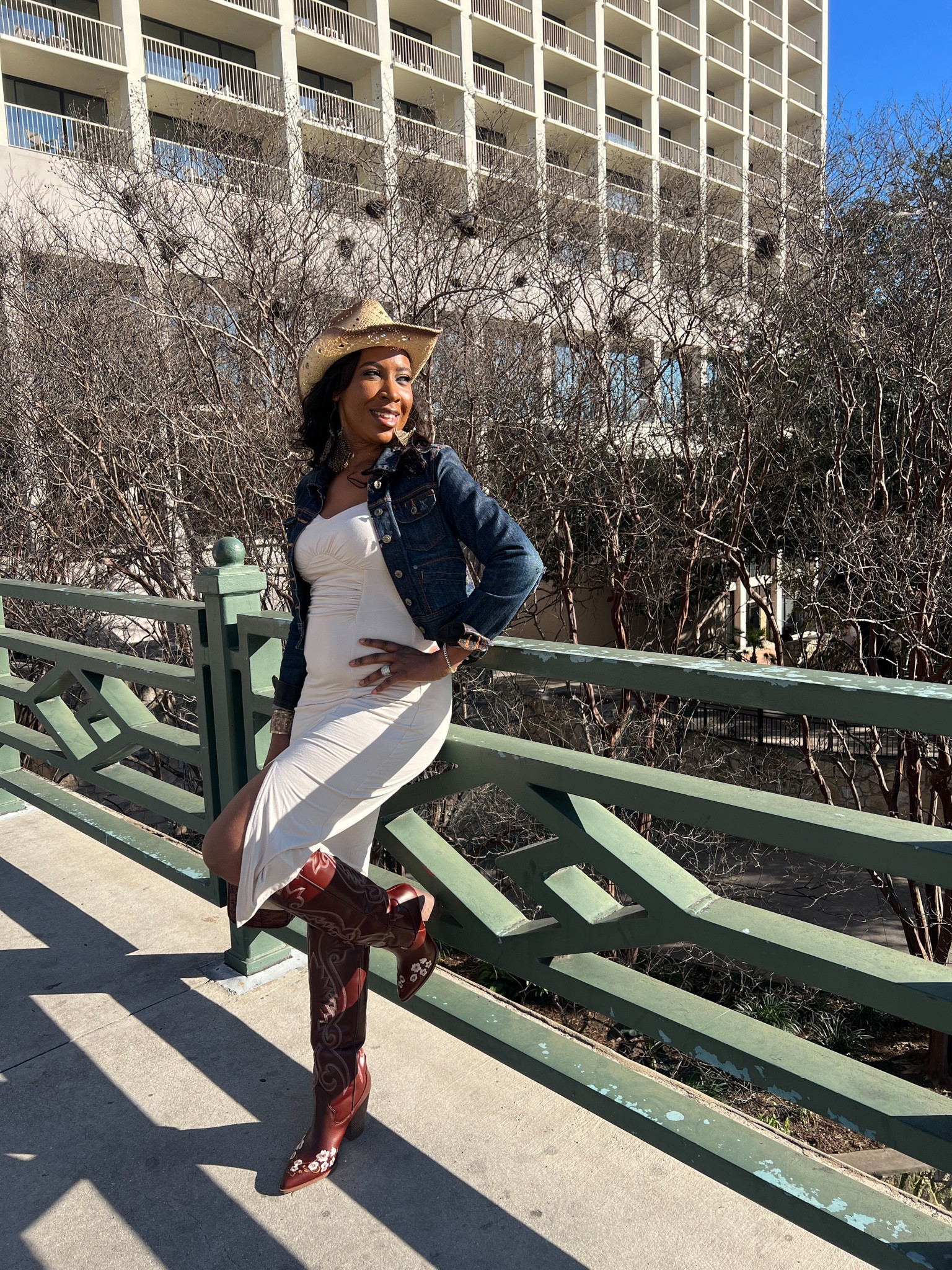 Add a touch of denim and sass to your wardrobe with this cream dress and cropped jacket combo 👢🙆🏾‍♀️ Dress On sale now! 💋
#SaleAlert #DenimLove #Cowgirlstyle
#expressstylepartner

#LTKover40 #LTKsalealert #LTKfindsunder50