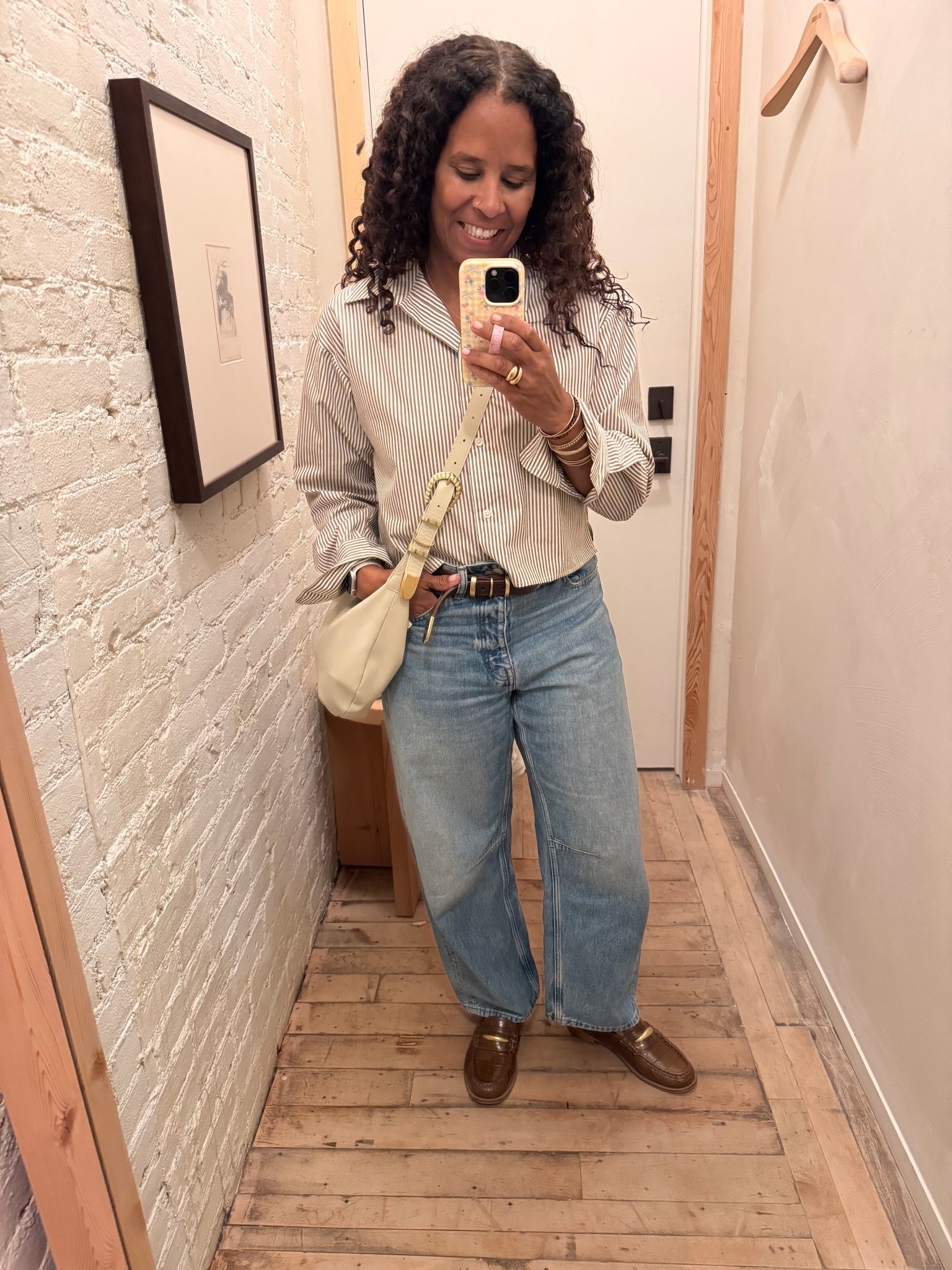 I love these barrel (esque) jeans. I’m wearing the curvy fit and when down one size. #denimmadewell
Shirt @soldoutnyc tts
Denim @madewell
Belt and bag @nataliebortondesigns
Shoes @fredasalvador

#LTKSeasonal #LTKxMadewell #LTKSaleAlert