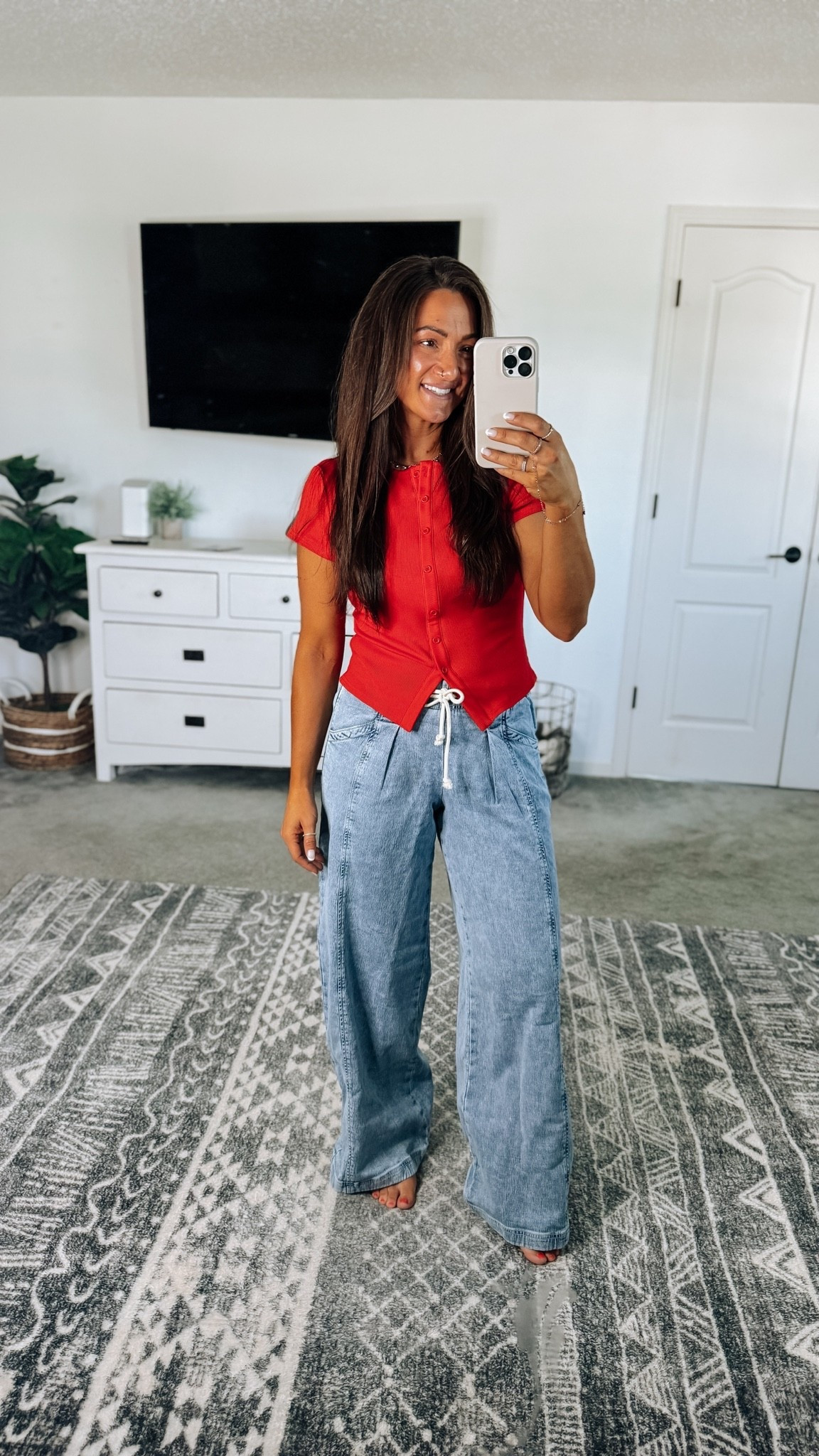 Aerie pants on sale!! 👏 I sized down to the xs. Linking my top and other aerie sale finds too!

#LTKootd #LTKSaleAlert #LTKOver40