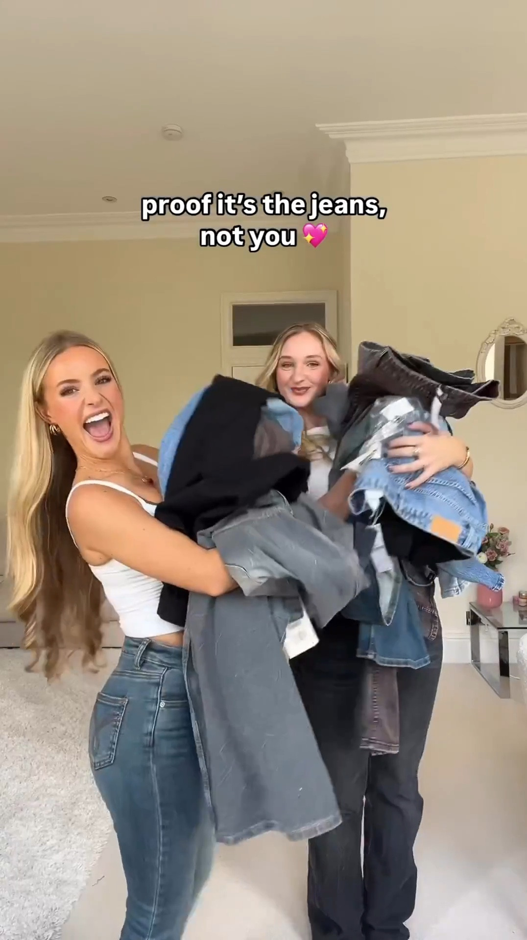 Spent agesss looking for all these jeans and genuinely tried to find pares that would fit us both 😂  Jeans shopping SUCKS (except love last ones hehe)
-
-
-
-
Blue jeans, grey jeans, brown jeans, bootcut, flare jeans 