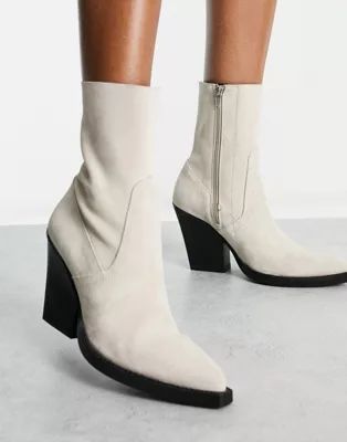 ASOS DESIGN – Eclipse – Hochwertige Western-Stiefel aus Wildleder in gebrochenem Weiß mit we... | ASOS (Global)