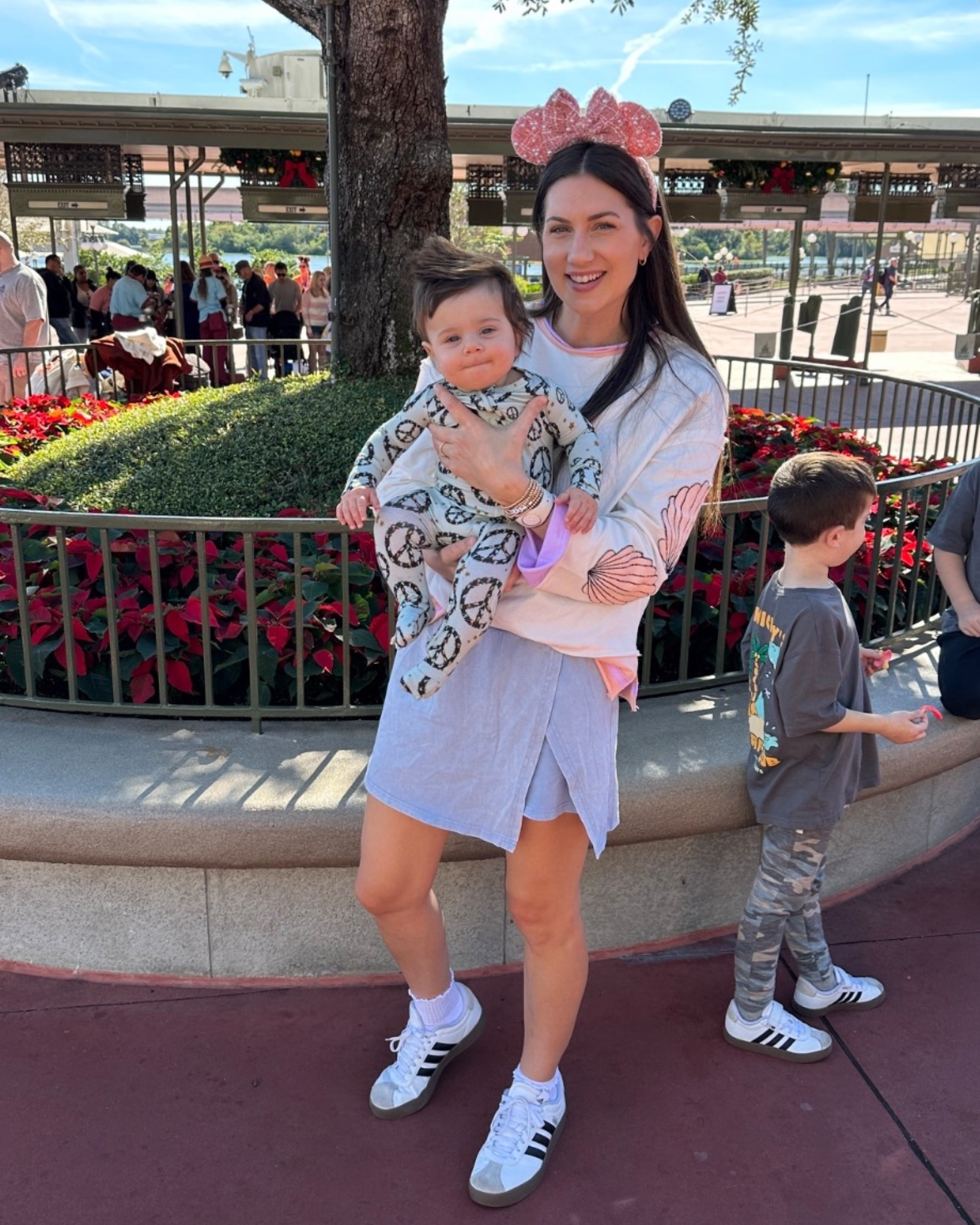 Disney Mom Outfit Inspo- bonus is it’s breastfeeding friendly! ✨🏰
#disneymom #disneyoutfit #disneymomoutfit #breastfeedingoutfit #postpartumclothing 

#LTKmomlife #LTKKids #LTKTravel
