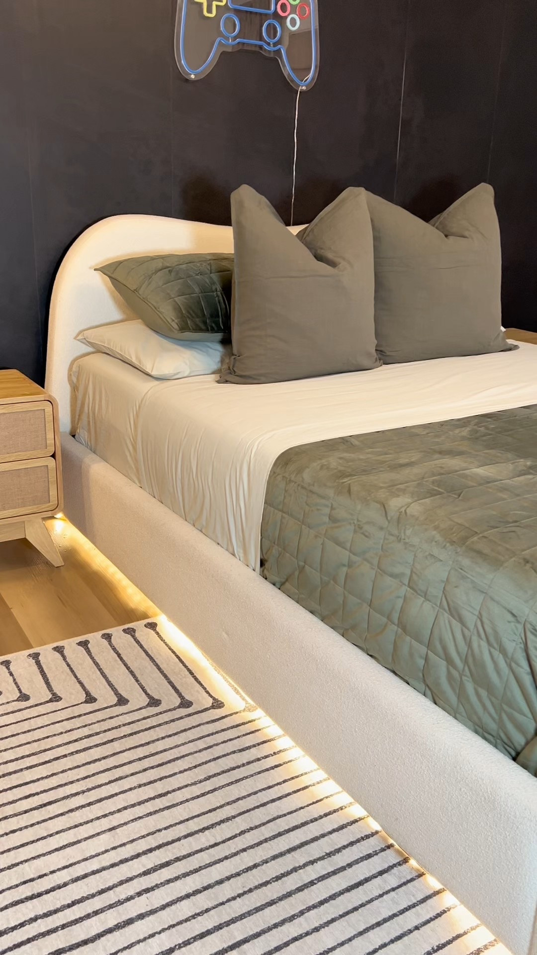 Bedroom refresh 

#LTKHome #LTKSeasonal #LTKHoliday