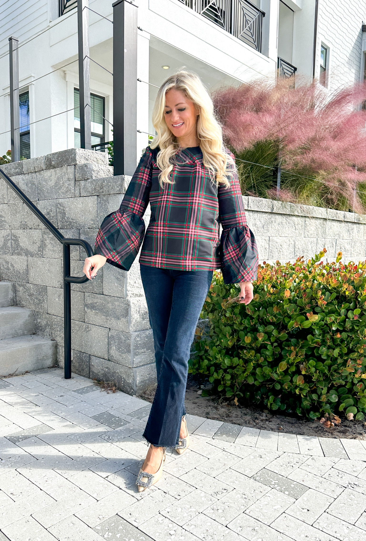 Holiday top from Walmart! Top has structure and comes in more colors! Wearing XS. 

#LTKstyletip #LTKHoliday #LTKfindsunder50