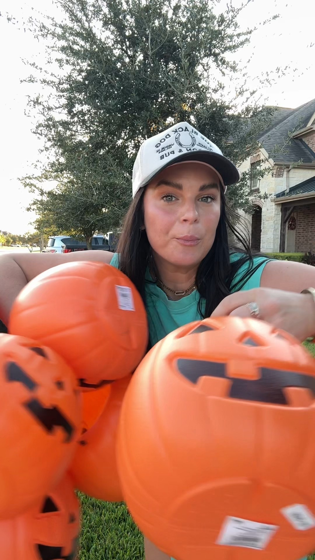 Bringing back 90s Halloween! 
#halloweendecor 

#LTKFamily #LTKFindsUnder50 #LTKHome