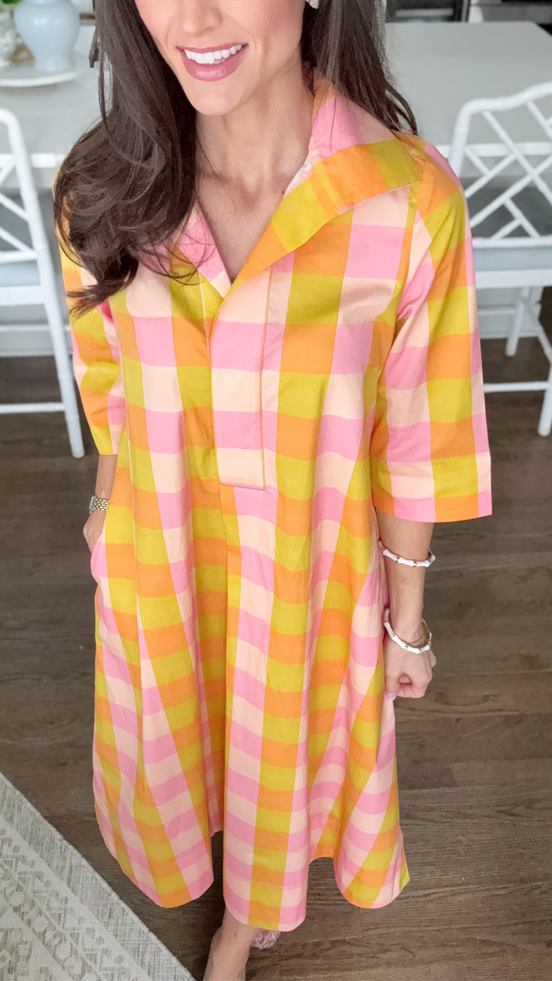 🌸Spring concerts, project presentations, class promotions, all the good things happening at school and I want to look put together comfortable - just effortless mom style 🤍 love the collar on this dress it holds it shape and gives sophistication vibes . 

✨Comment DRESS✨  for details on this dress and my favorites from this grandmillenial inspired brand 

I am a 5foot 5 inches size 2 wearing a size XXS in this dress 

#grandmillennialstyle #southernstyle #caftans #momfashionista #springstyles