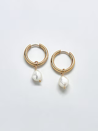 Admiral Row Gold Single Pearl Huggie Earrings | Gap (US)