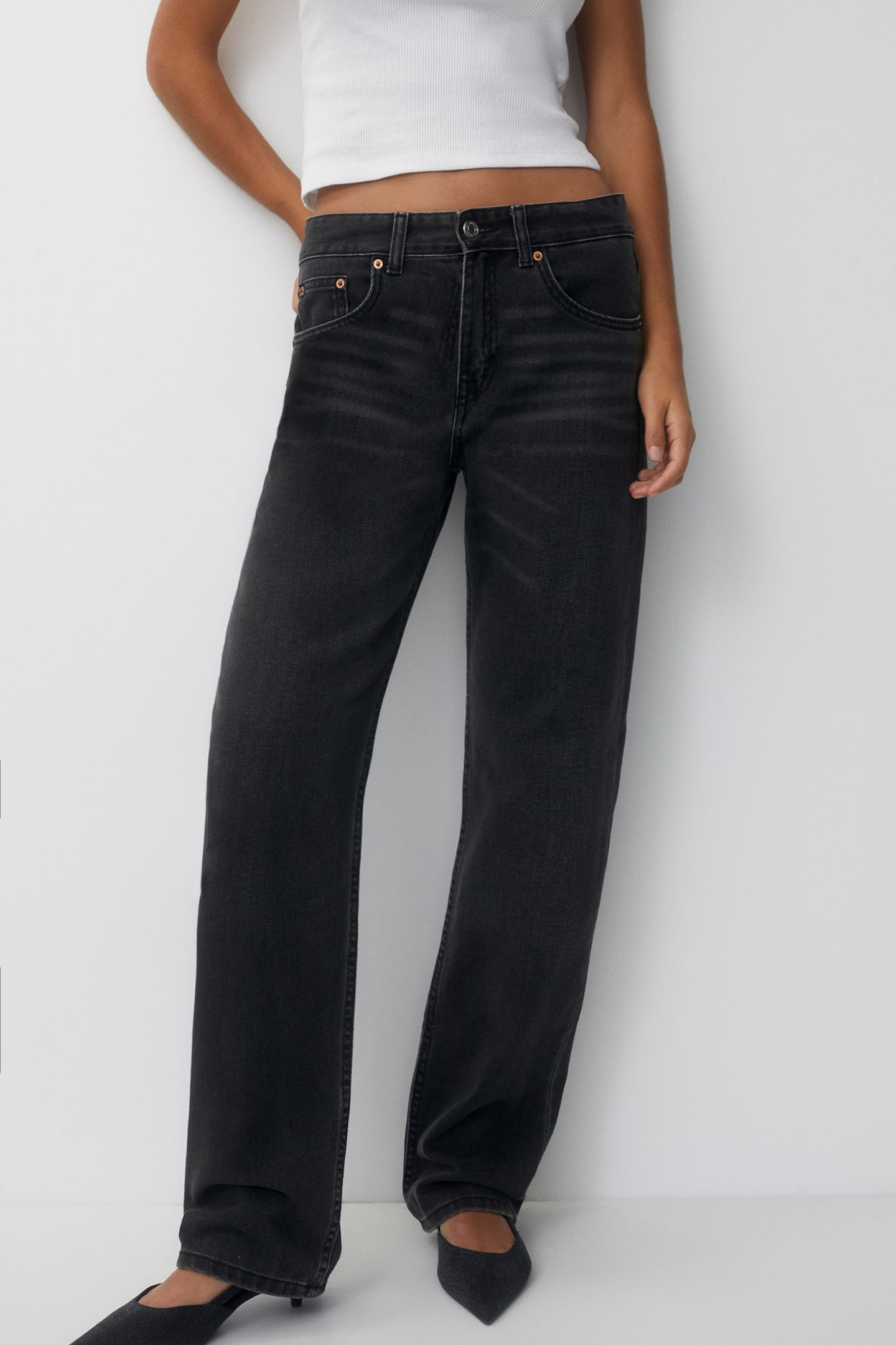 Mid-waist straight-leg jeans | PULL and BEAR UK