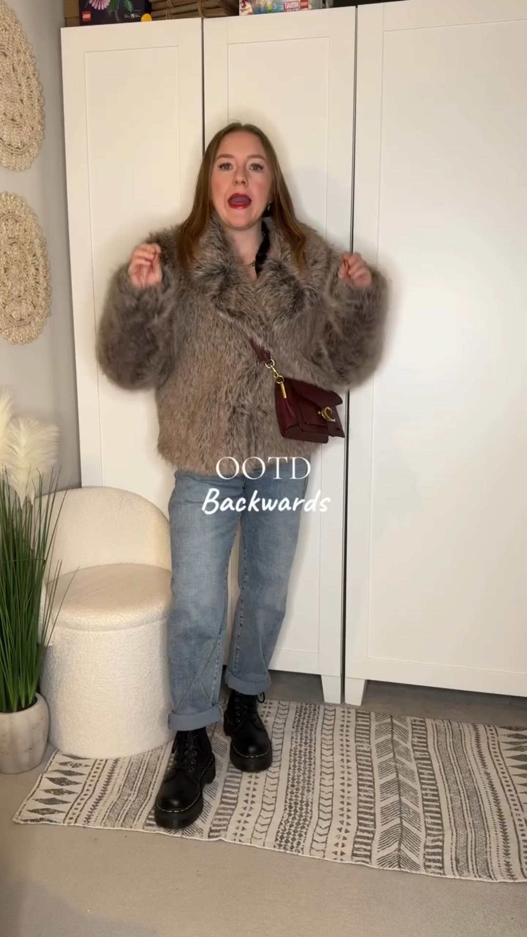 With a special guest at the end 😍🥰✨

Don’t you think a faux fur jacket makes any outfit?!

#ootd #ootdinspo #outfits #outfitinspo #fauxfur fauxfurcoat