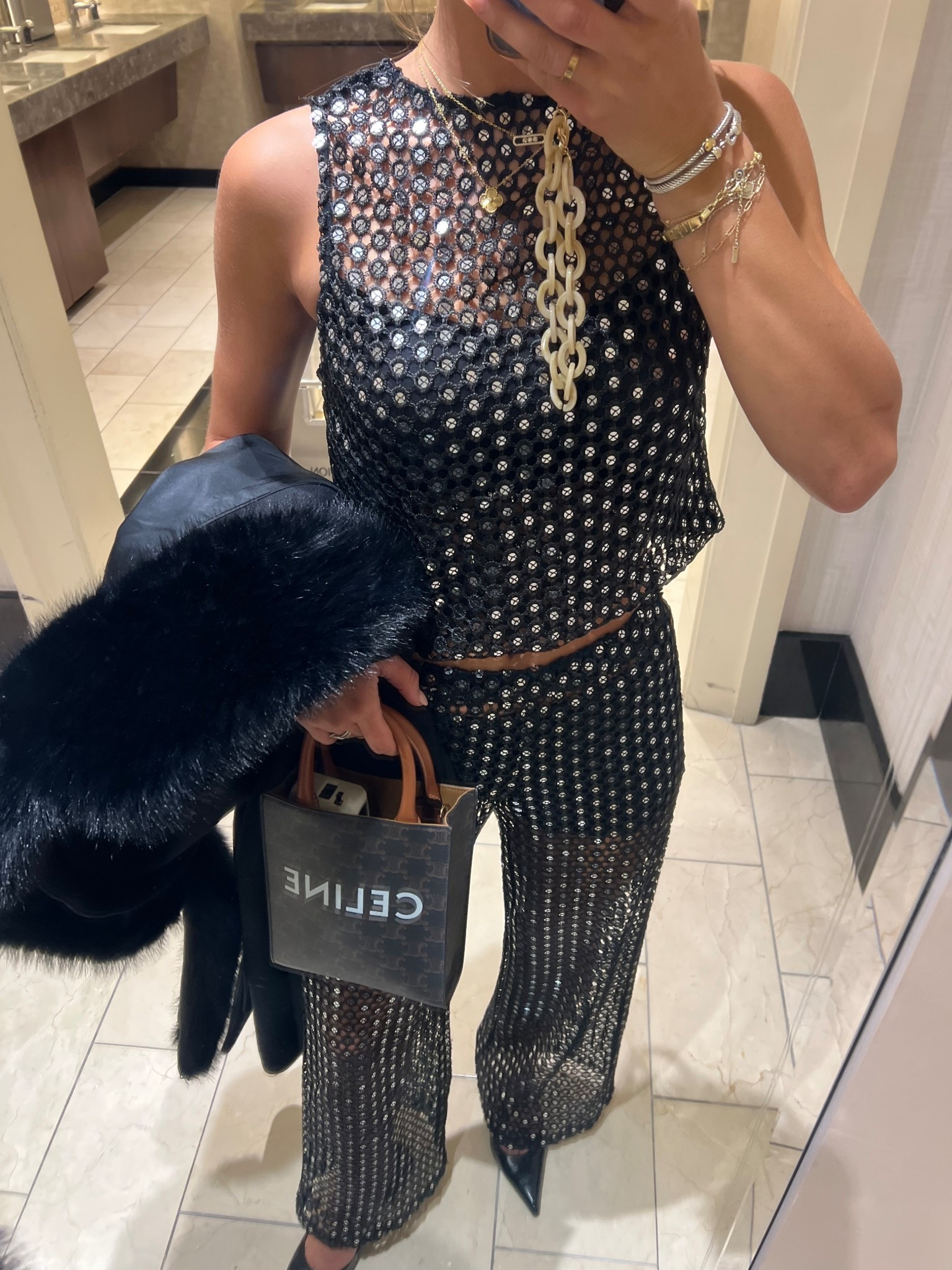 Vegas ootd !!! 🎰 In a XS in the set 