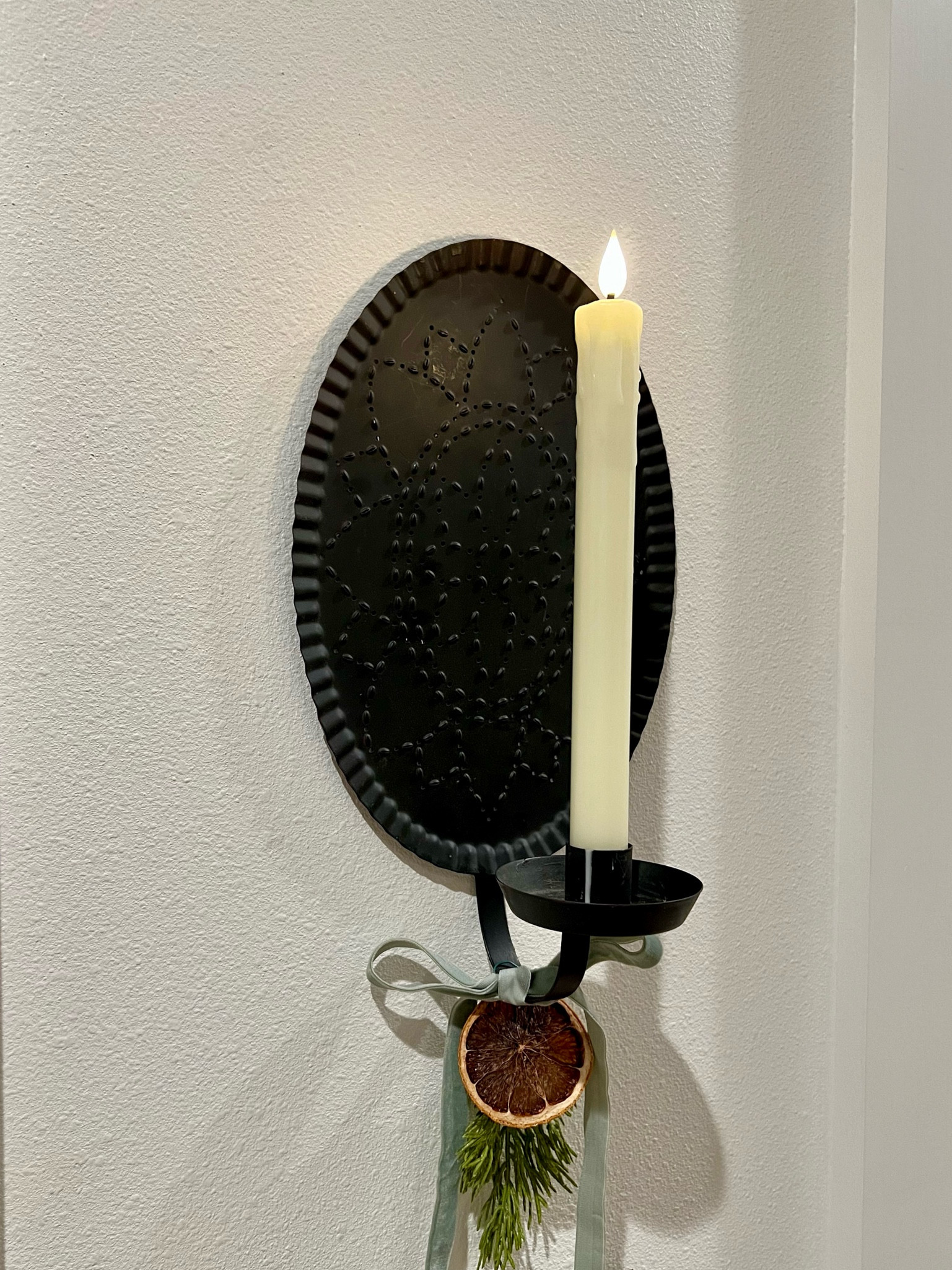 Flameless candle with timer and flicker mode  

#LTKSeasonal #LTKGiftGuide #LTKHoliday