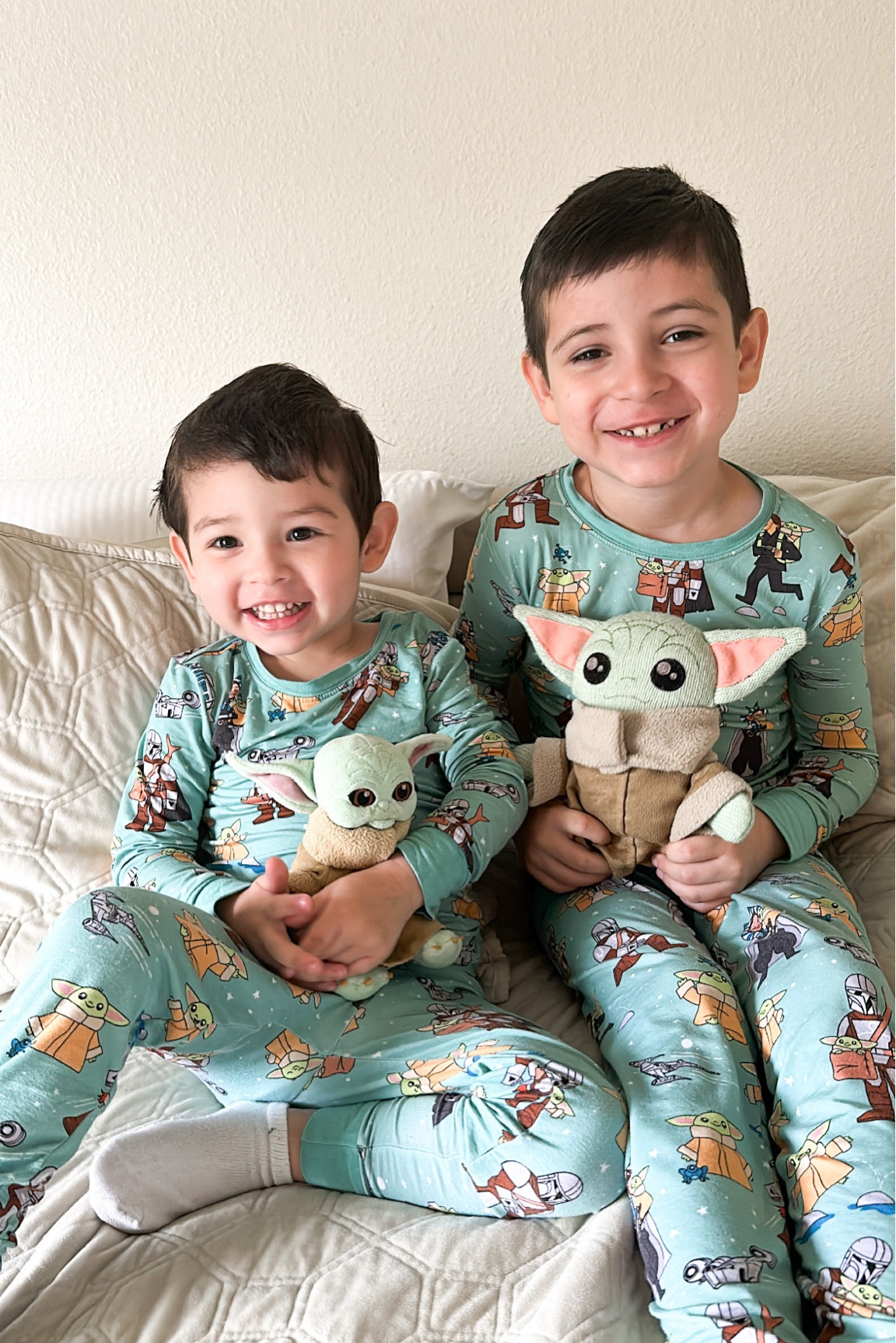Little Sleepies Grogu & Friends pajamas 

Disney pajamas, Disney, Star Wars, The Mandalorian, Grogu, baby yoda, boys pajamas, matching pajamas

#LTKfamily #LTKkids #LTKbaby