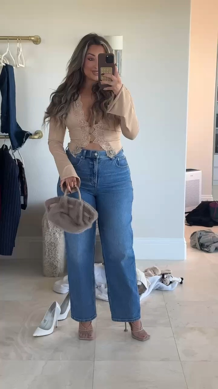 Early spring outfit inspo. This top is absolute gorgeous. I’m wearing a size medium, but could have sized up to a large. It has amazing stretch. These jeans I’m wearing a large US 10 regular and I’m 5’4 for reference. Use discount code NICOLEMXSPANX for $$ off!

Comment SHOP below to receive a DM with the link to this post on my LTK ⬇ https://liketk.it/5PWnu #ltkgrwm #ltkootd #ltkmidsize

#LTKMidsize #LTKootd #LTKFestival