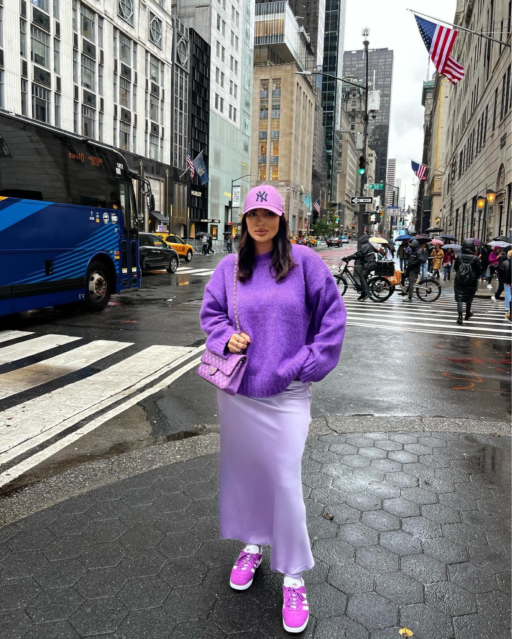 All purple in rainy NYC☔️