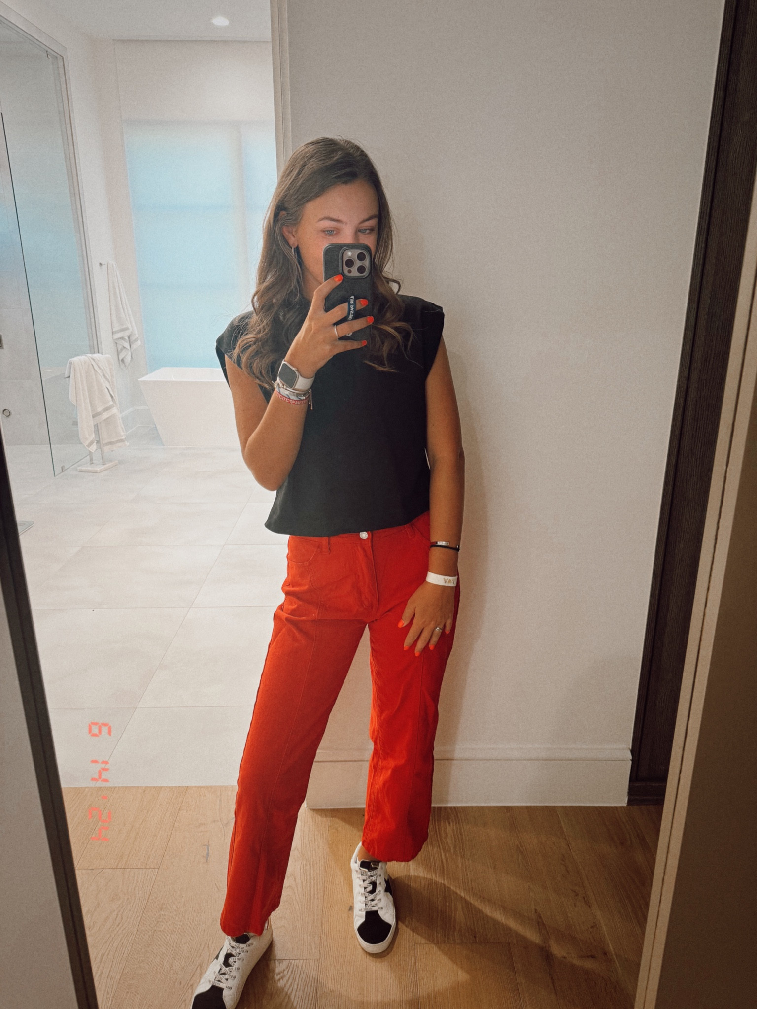 Zara >>> love this ootd
I can’t link the top, but it is from Zara and it is the muscle tee 

#LTKStyleTip #LTKFindsUnder50 #LTKSummerSales