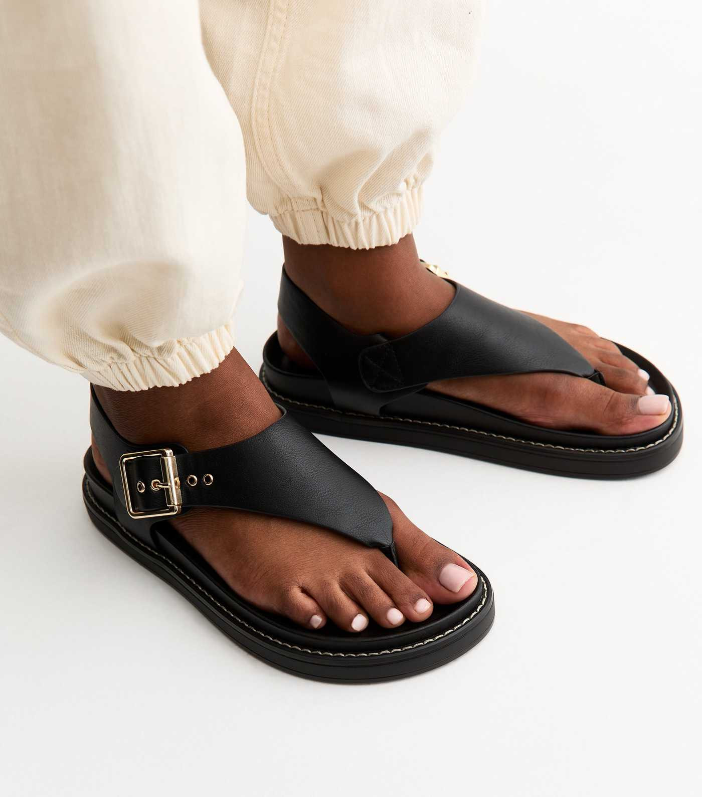 Black Faux Leather Toe Post Chunky Flat Sandals | New Look | New Look (UK)