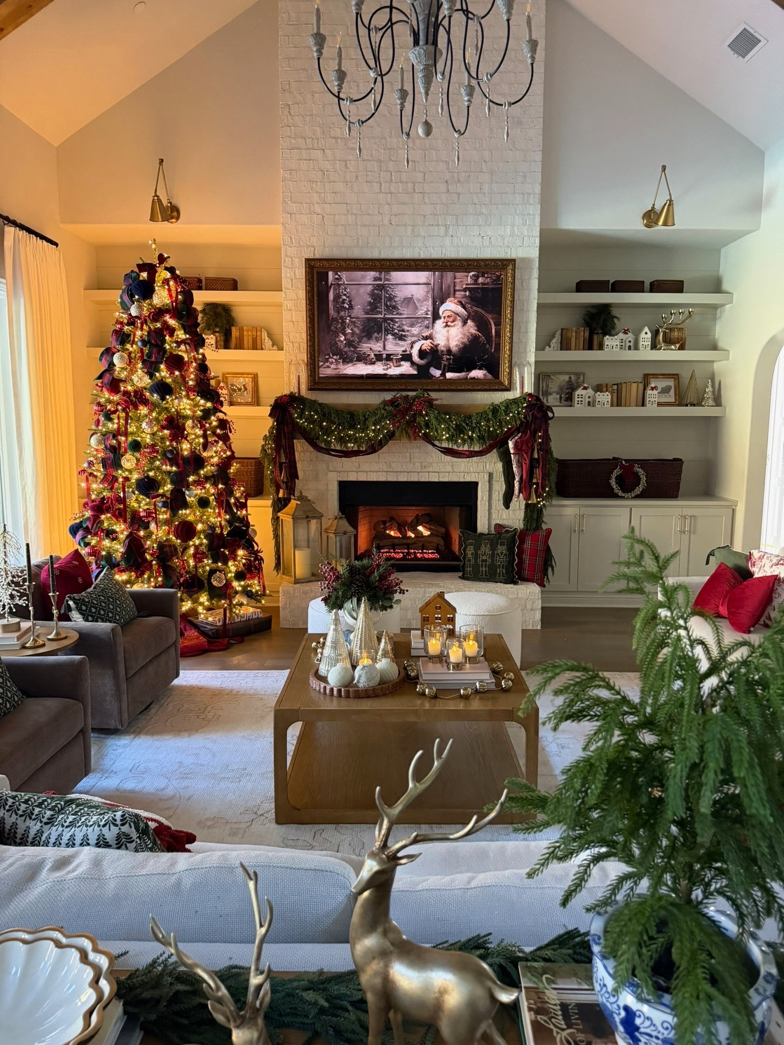 Christmas morning vibes 😍 Already shopping for this years decor! Full collection is available online and in select Walmart locations!