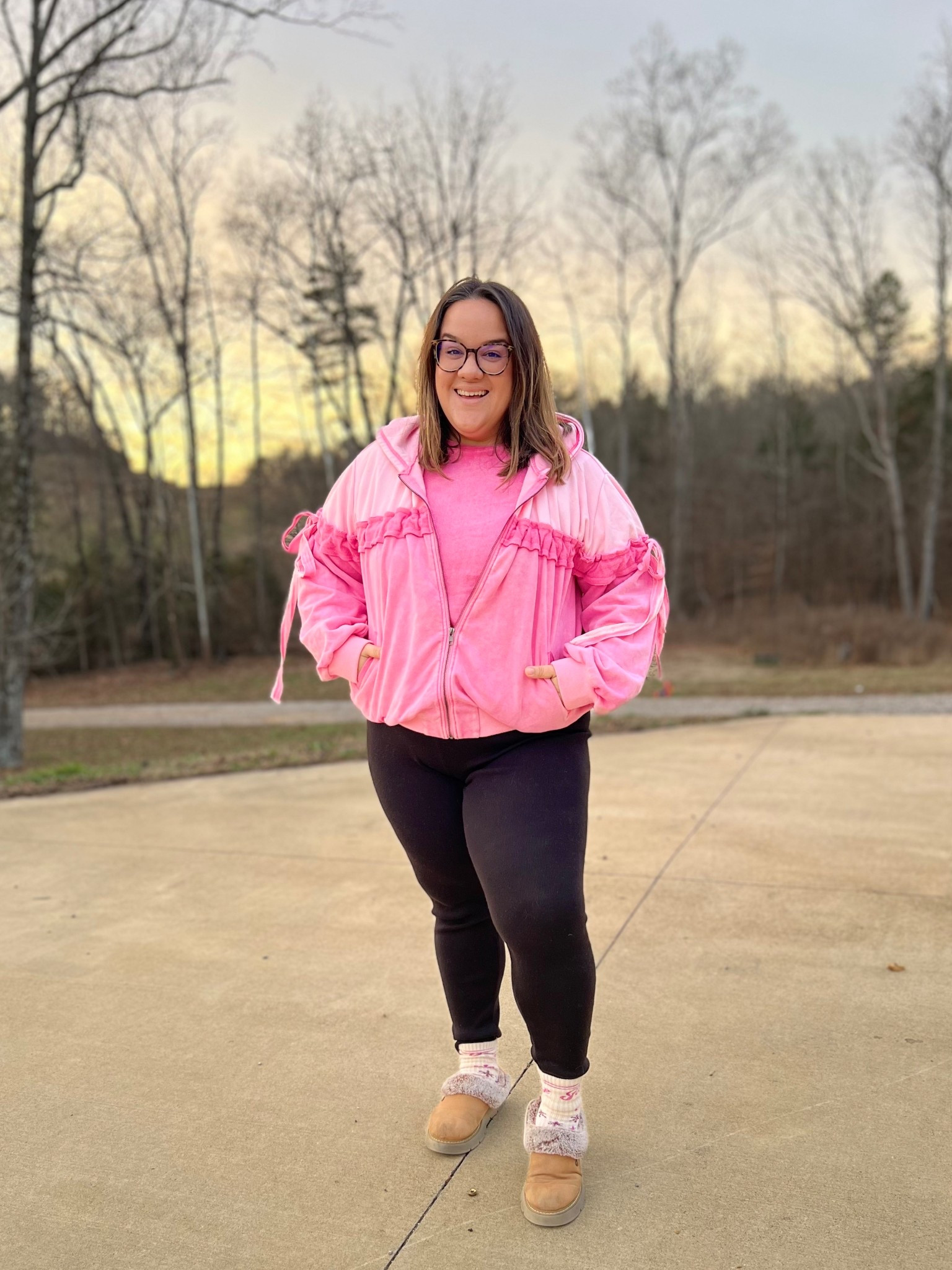 Hot pink + leggings kind of day 💗
Comfy, casual, and perfect for errands or mom life. Everything linked.

#LTKmomlife #LTKootd #LTKPlusSize