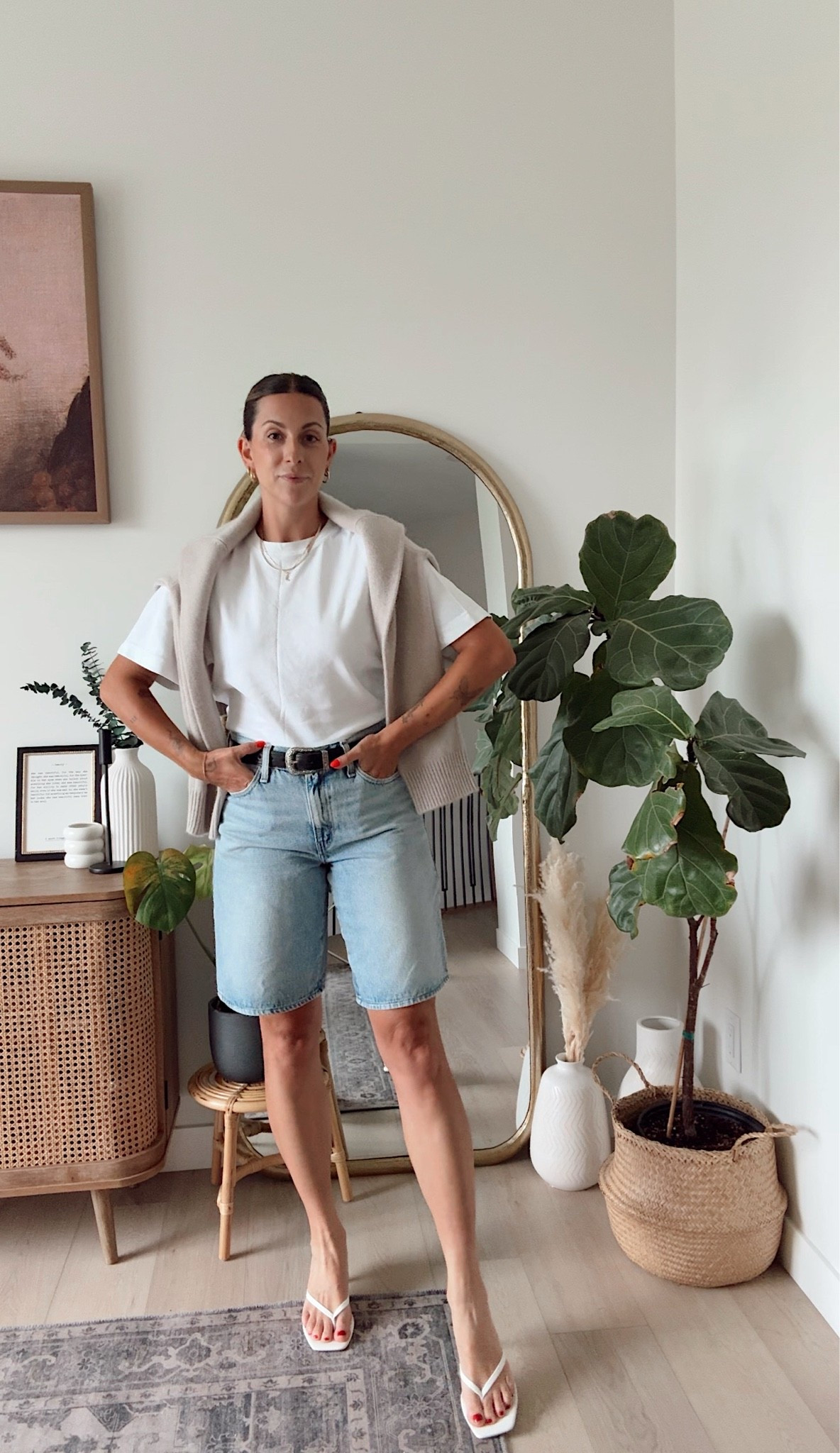 STYLING JORTS DAY 3
T-shirt is Aritzia size small
Jeans are from Levi’s size 27
Belt is Amazon
Cashmere sweater is quince size small
Shoes are Amazon fit true to size 
Bag is quince ￼

#LTKcanada #LTKsummer #LTKstyletip