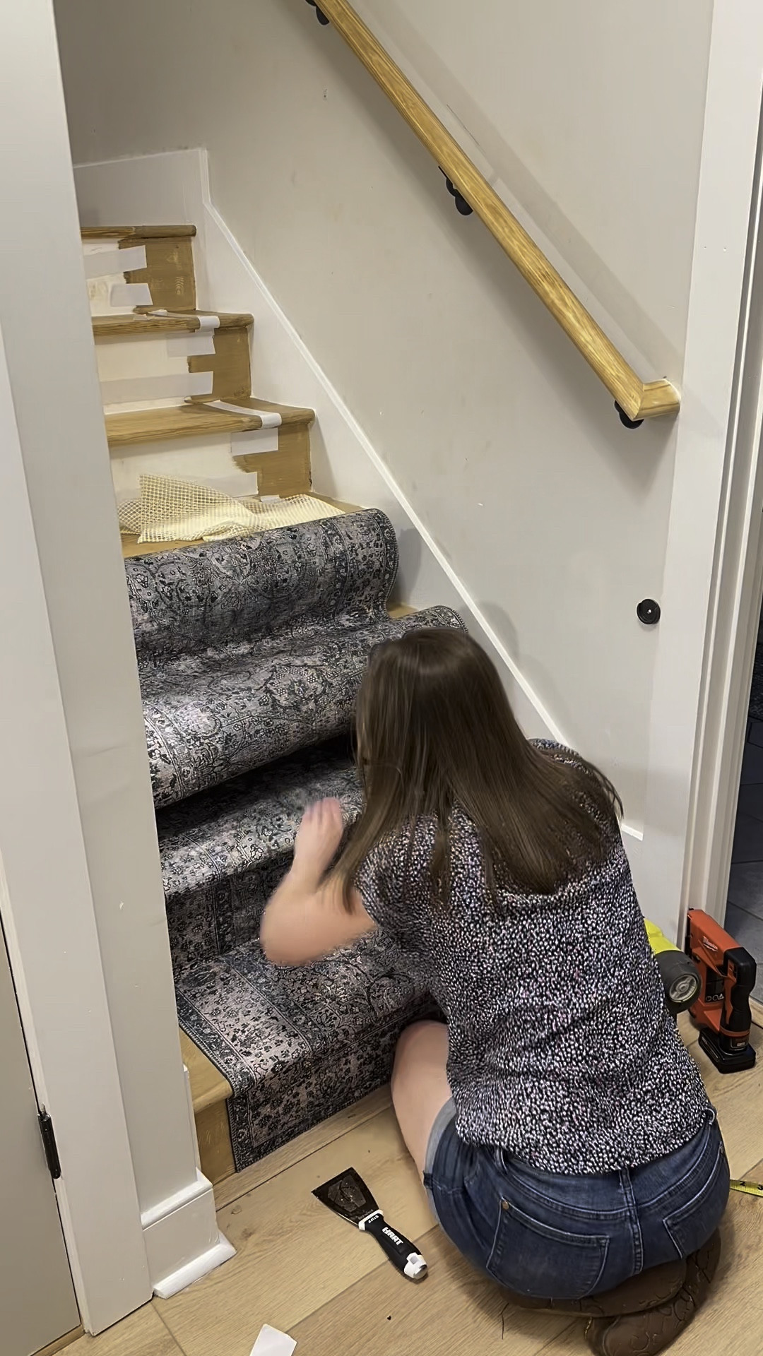 How to install a runner on stairs and complete source list!

#LTKHome #LTKVideo #LTKStyleTip