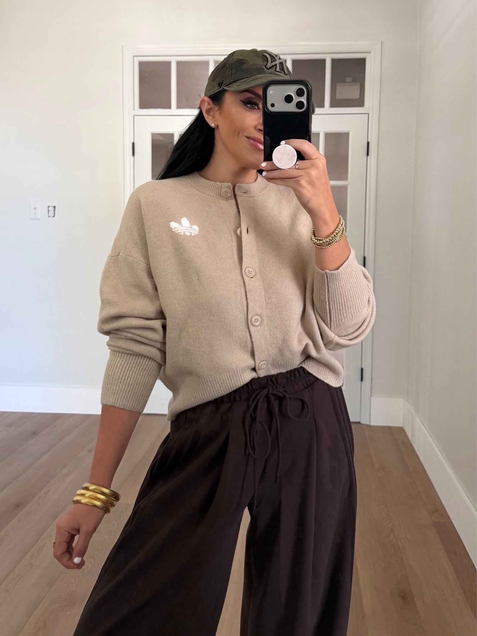 Adidas essentials knit cardigan wearing size medium. Adidas wide leg pants wearing size small