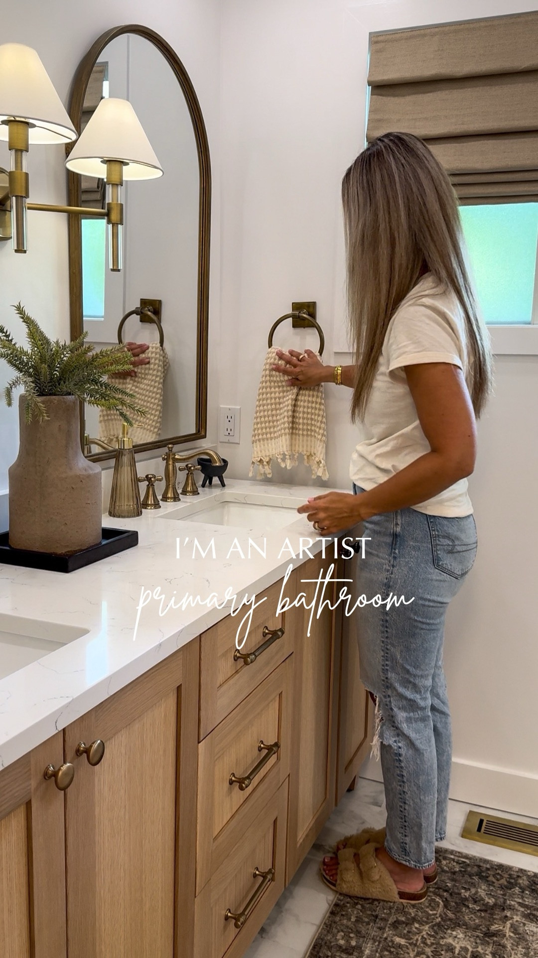 I’m an artist👌🏼
There is no better feeling than watching a project come together after months of planning and sourcing. This bathroom was a dream come true, especially after living with that before for a few years🙃

#bathroom #bathroominspo #bathroomdecor #homedecor 

#LTKHome