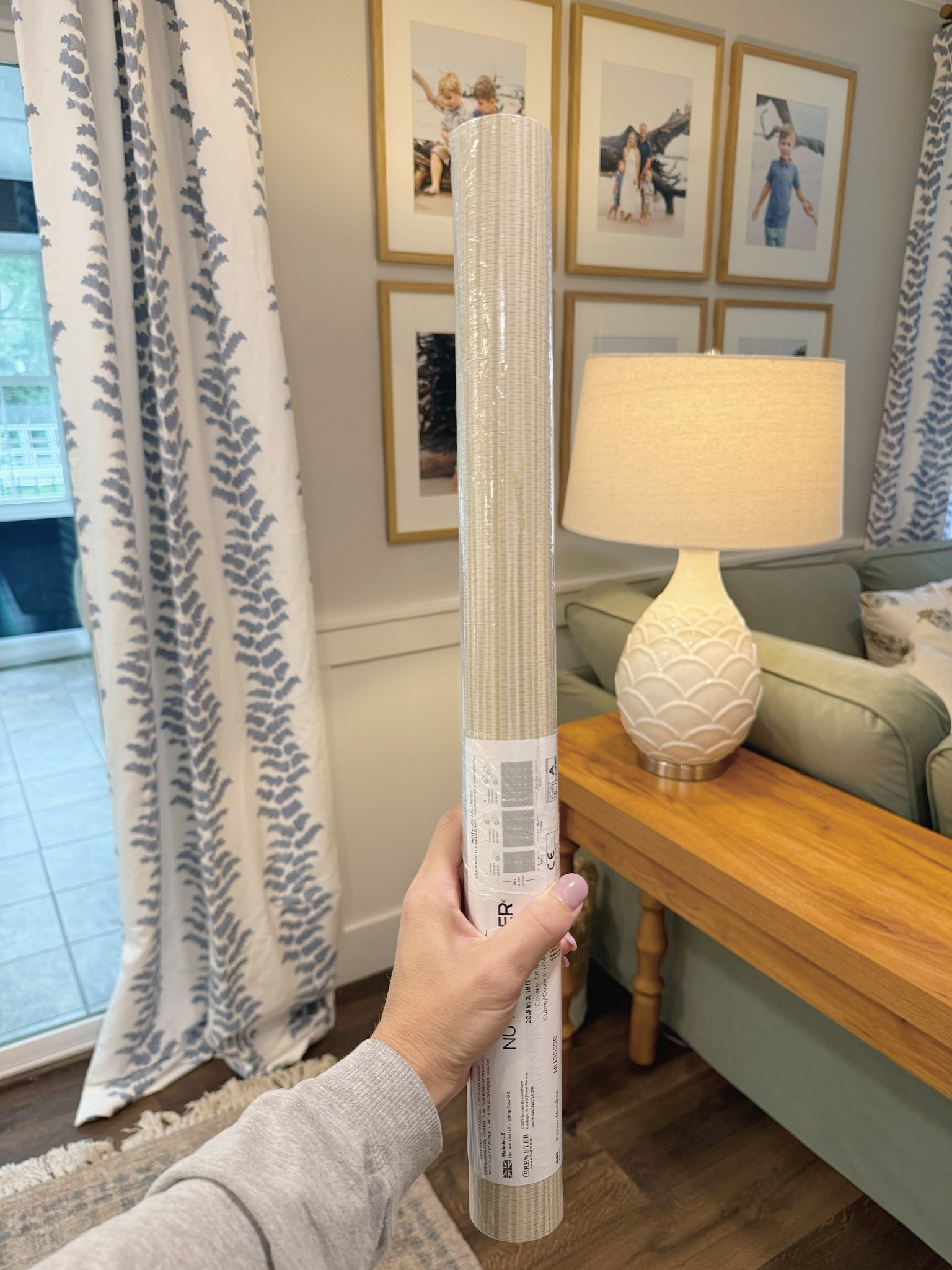 Affordable grass cloth peel and stick wallpaper for my dining room 

#LTKHome