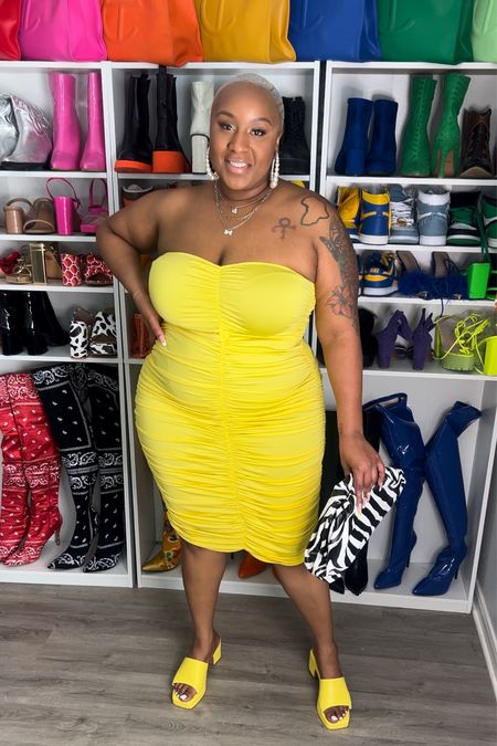 Yellow dress body dress zebra purse