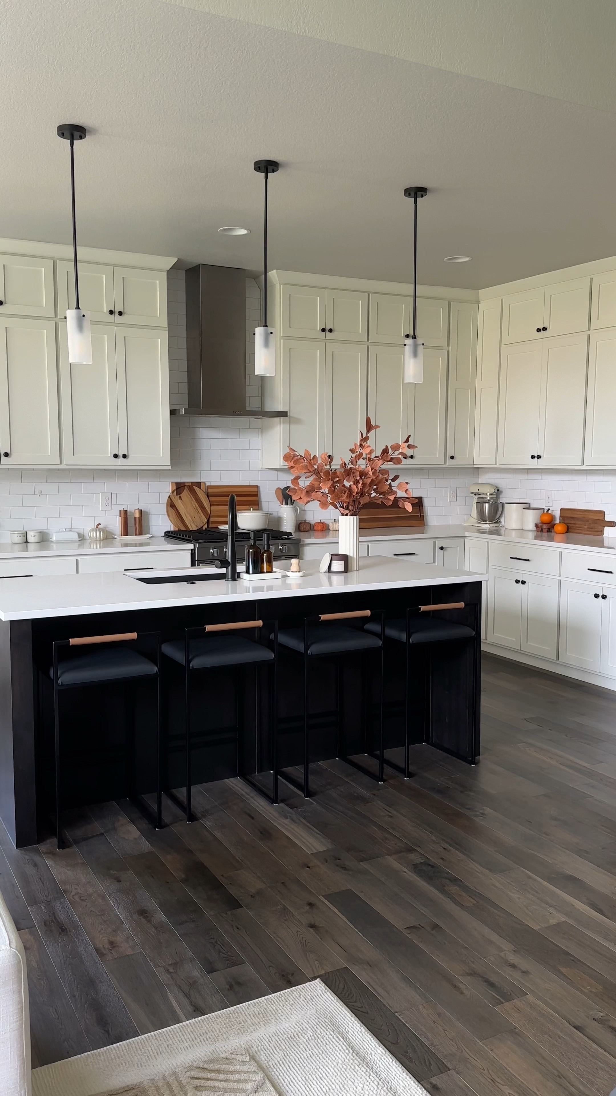 Fall kitchen views!

Home decor, fall decor, fall kitchen, bar stool, fall stem

#LTKSeasonal #LTKhome #LTKHalloween