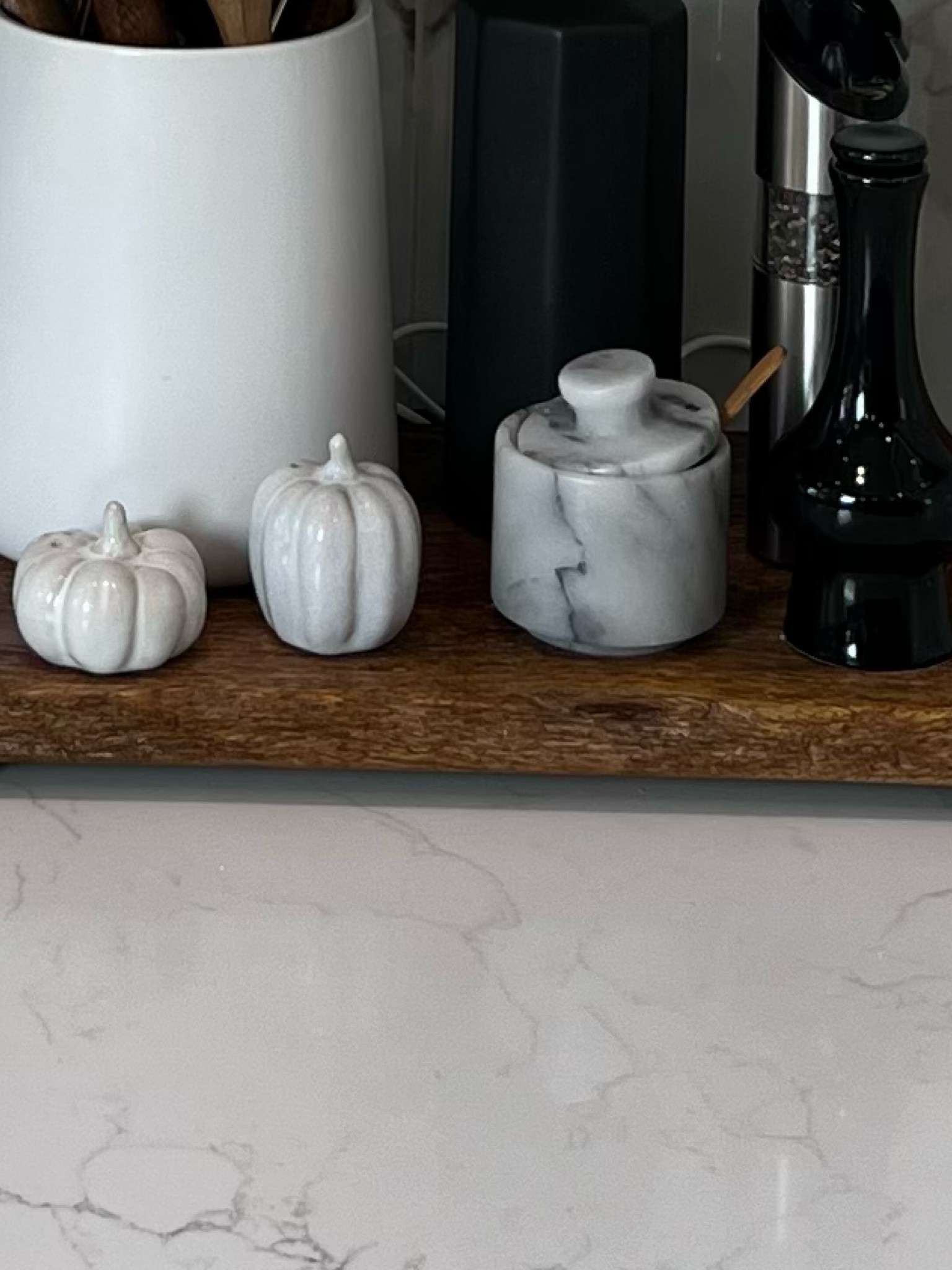 Pumpkin salt and pepper shakers, kitchen fall decor, kitchen fall ideas

Full video on YouTube (@ lovely at home) check it out 🤍

#LTKstyletip #LTKhome #LTKSeasonal
