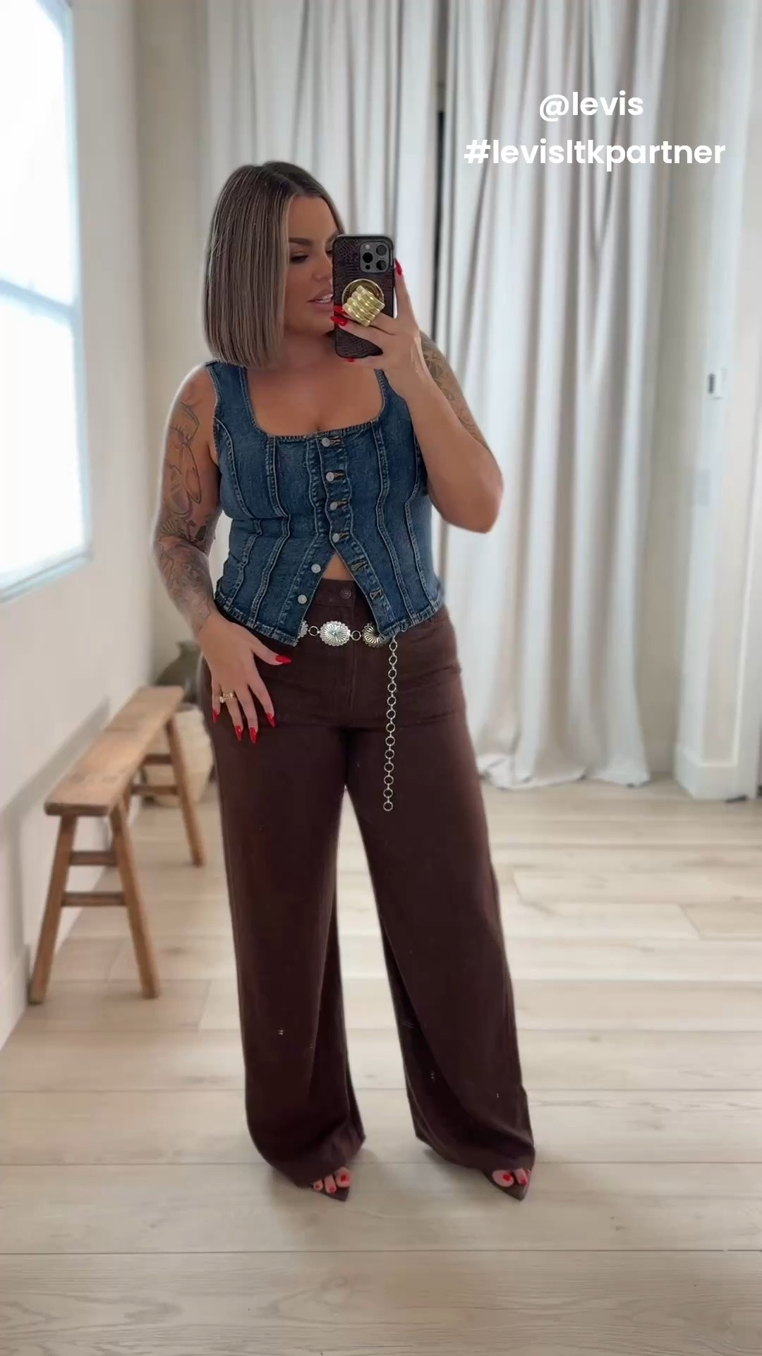 @levis #levisltkpartner 

White tank L 
Jorts sized up to 33 for baggy fit 
Camo jacket L 
Barrel jeans size up at least one size if not 2 I sized up 2 sizes in these wearing a 33. 
Stripe sweatshirt L 
Low rise also size up 2 sizes I’m doing 33 
Yellow tee L 
Burgundy sweater L 
Midsize jeans size up one size wearing a 32X31 length .
Linen pants size up one size im wearing 32x32 length LOVE these so lightweight and comfy
Denim vest L