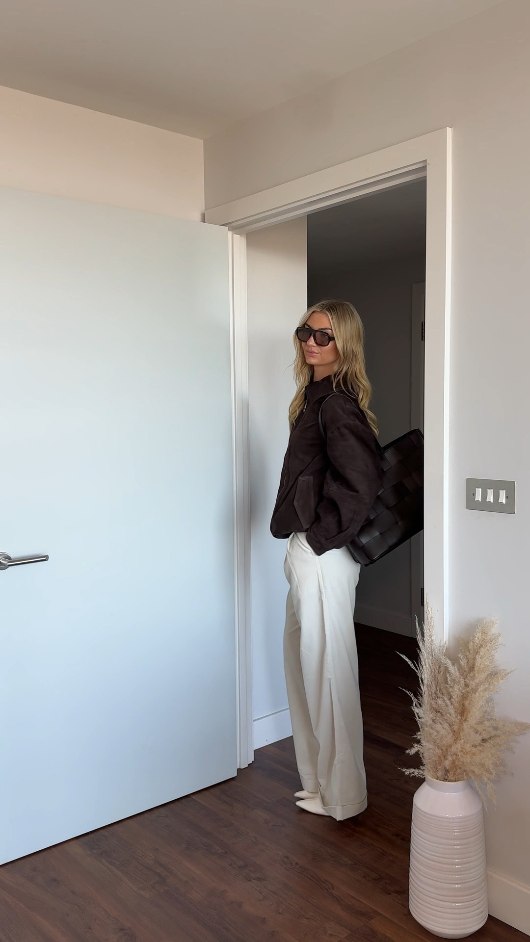 Autumn Outfits UK, Suede Jacket, Brown Bag, Beige Trousers, Casual Outfits, Boots, Oversized Jacket, Brown Jacket, Autumn Outfit. 

#LTKuk #LTKautumn #LTKwinter