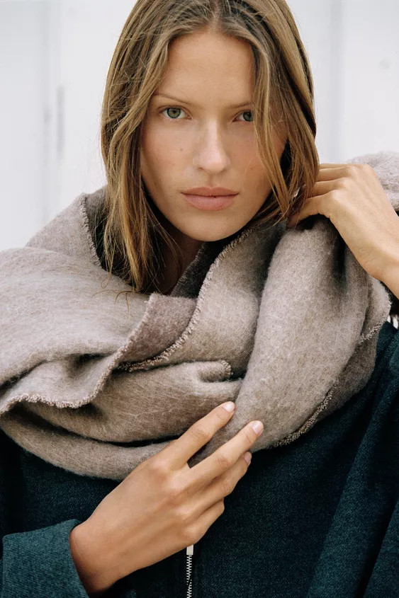 PLAIN SOFT FRINGED SCARF | Zara US