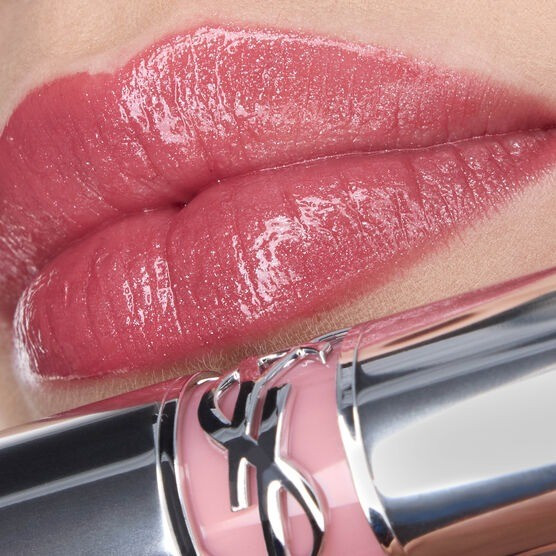 Brilhe intensamente. Mime-se com uma sessão de terapia de compras onde YSL Loveshine é a indulgência brilhante definitiva.

#LTKbeleza