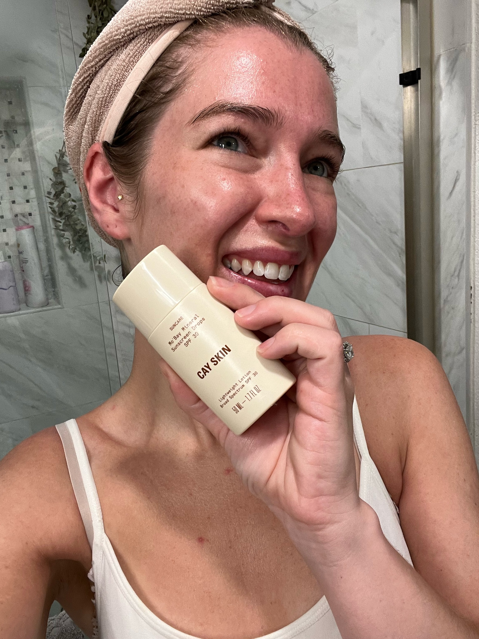 First impressions are AMAZING 👏🏼 cay skin mineral sunscreen drops spf 30! So lightweight and look at that GLOW ✨

#LTKTravel #LTKSeasonal #LTKBeauty