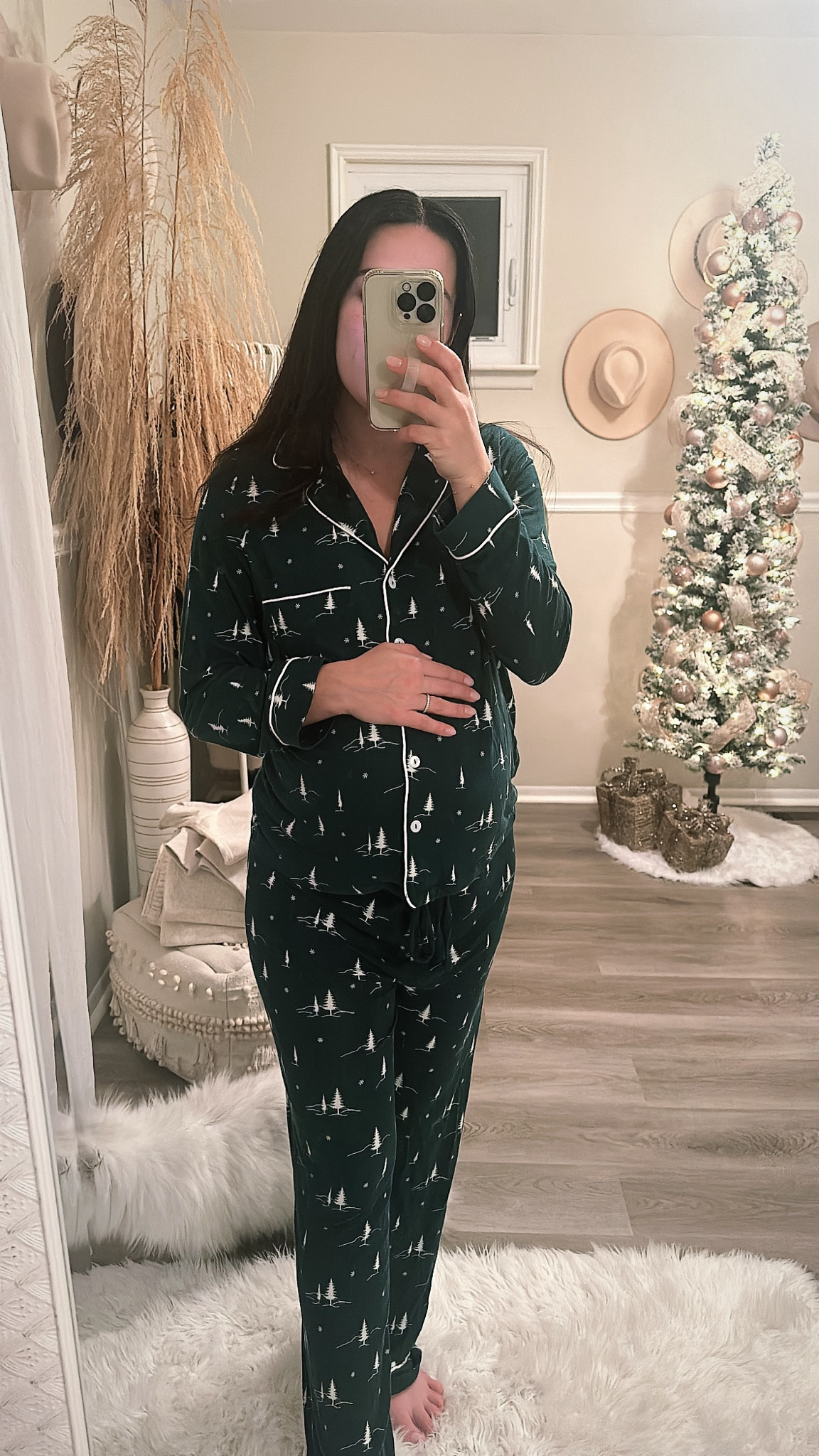 Obsessed with these holiday PJs! Christmas Pjs are the best and these are so soft. Non-maternity but bump friendly wearing a size S. Super comfy! 

#LTKBump #LTKHoliday #LTKSeasonal