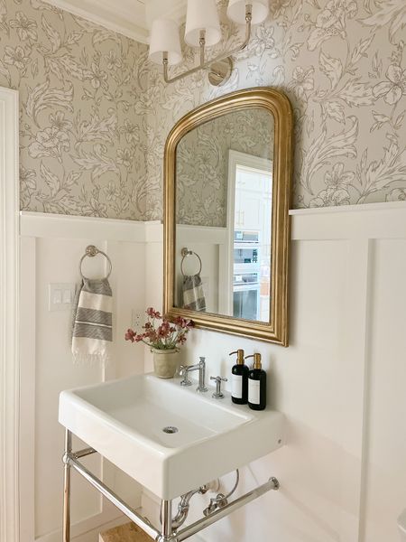 Powder room mirror diy


#LTKhome