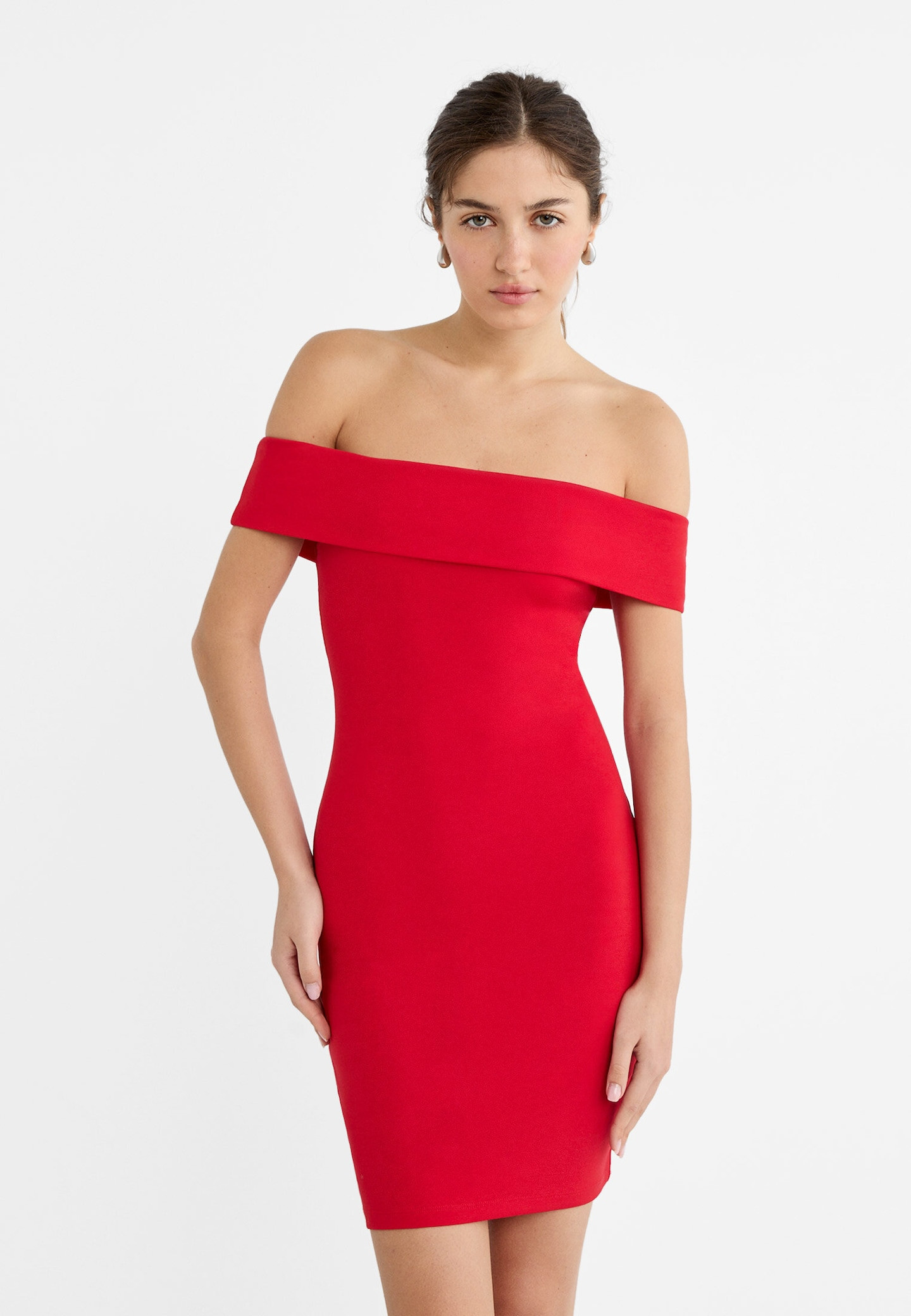 Kurzes schulterfreies Kleid | Stradivarius DE