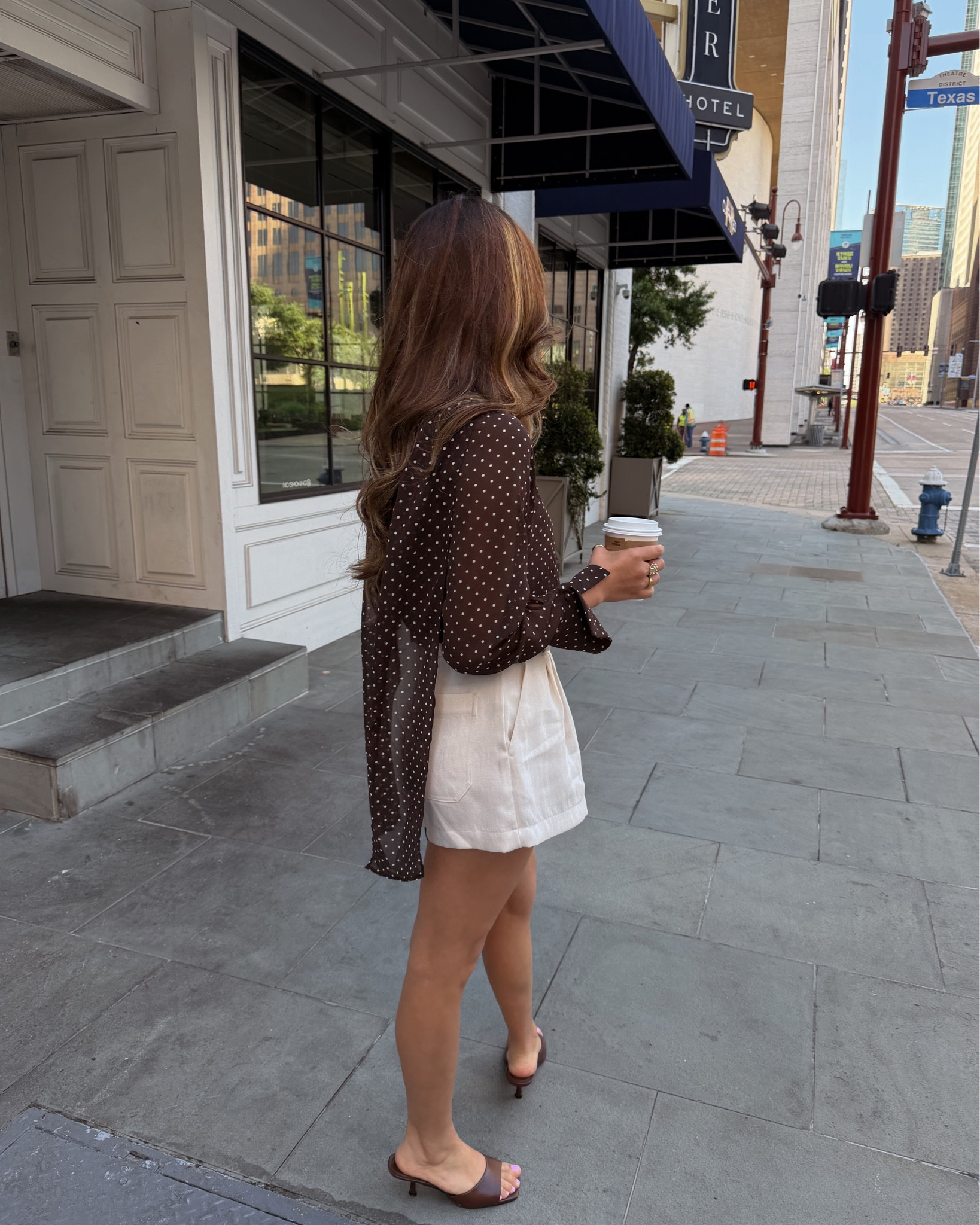 polka dot summer outfit idea 🤎

top size: xs 🫶🏼

summer outfits | summer tops | summerstyles | polka dots | polka dot top | spring outfit | spring fashion

#LTKootd