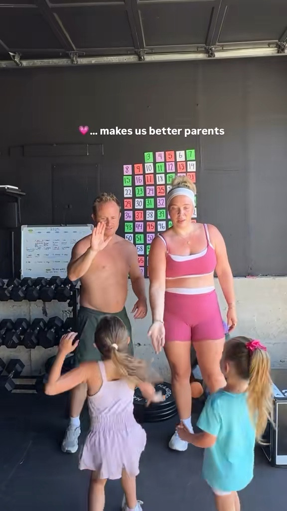 Day 3 of 75 Balanced! | Midsize Gym Outfit and Home Gym Equipment

#LTKActive #LTKMidsize #LTKHome