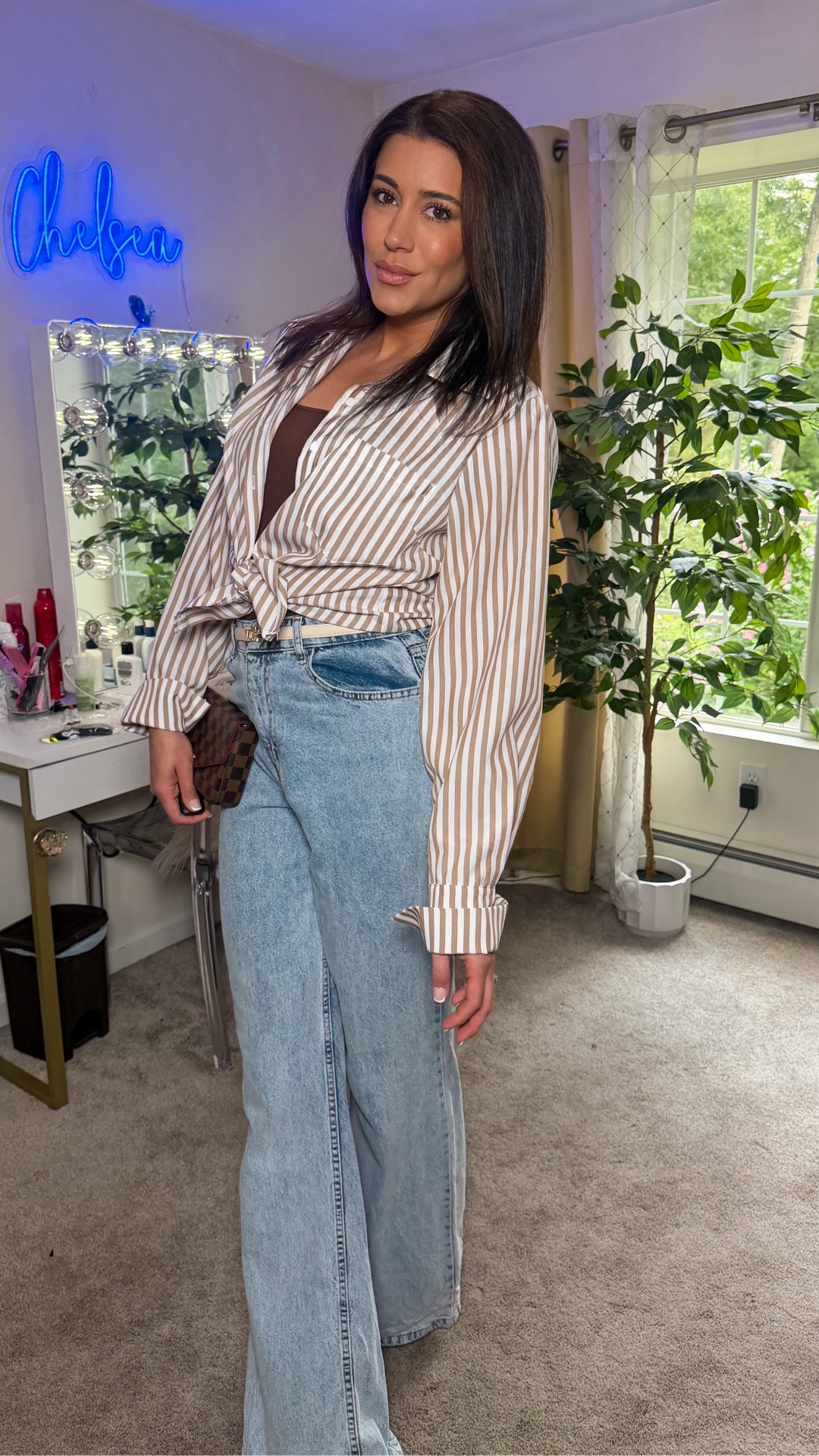 Feeling snatched with @Shapermint 
🤎 

Finding seamless pieces that smooth everything out while still letting you style them your way is a game changer! Loving how this brown shapewear tank pairs with wide-leg denim and a classic button-down.

CODE: BEATTIECREW20 - 20% SHAPERMINT

#shapermint
#shapermintcrew #shapewearcamisole #grwm #streetstyle