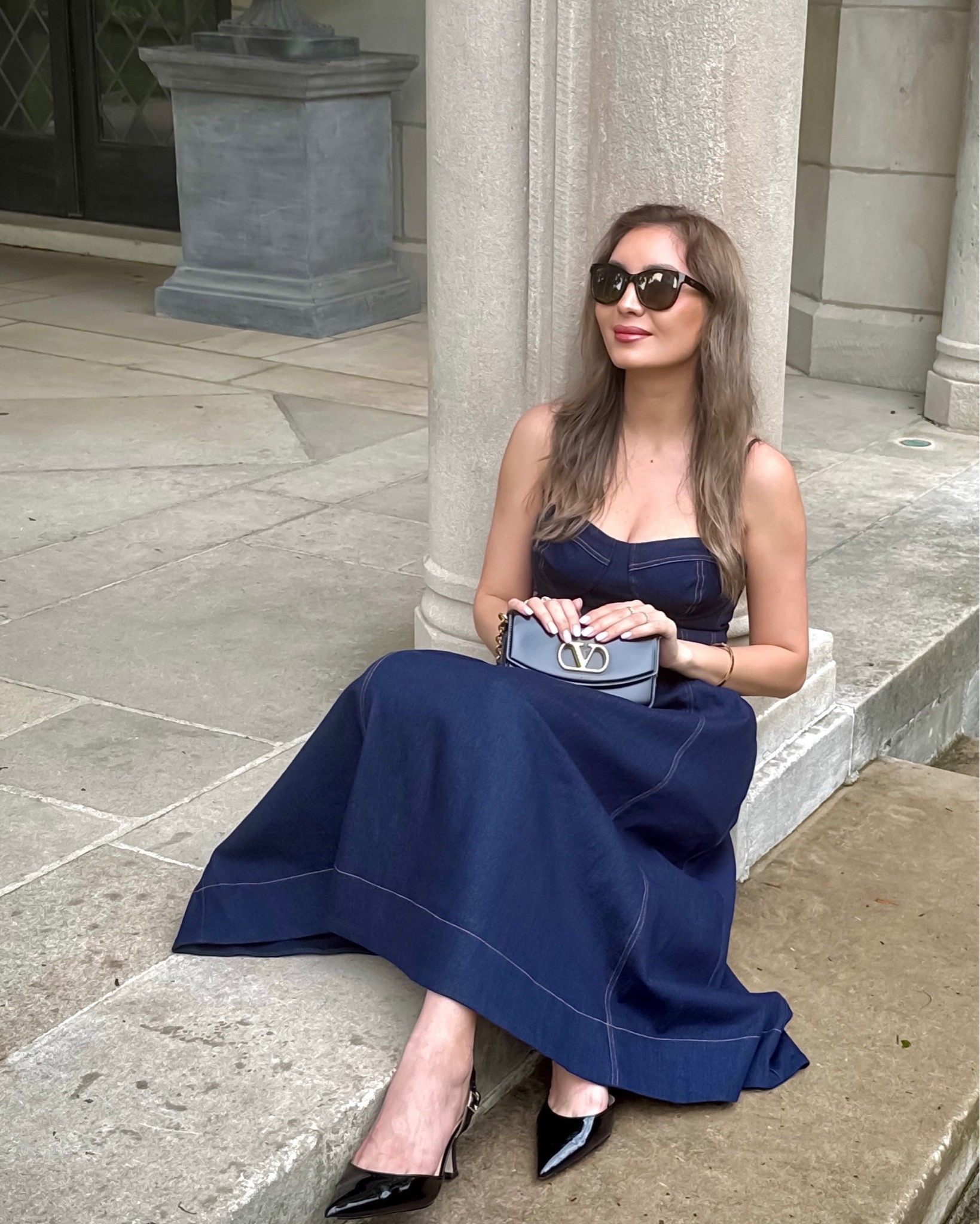 in my navy era. 🤍

Classic silhouettes, timeless details, and a dress I’ll be reaching for again and again.

Dress: @vicidolls

#QuietLuxury #PersianElegance #NavyStyle #TimelessFashion #elegantstyle