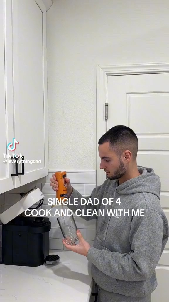 Getting back into a routine, cook and clean with me!

#LTKGiftGuide #LTKhome #LTKfamily