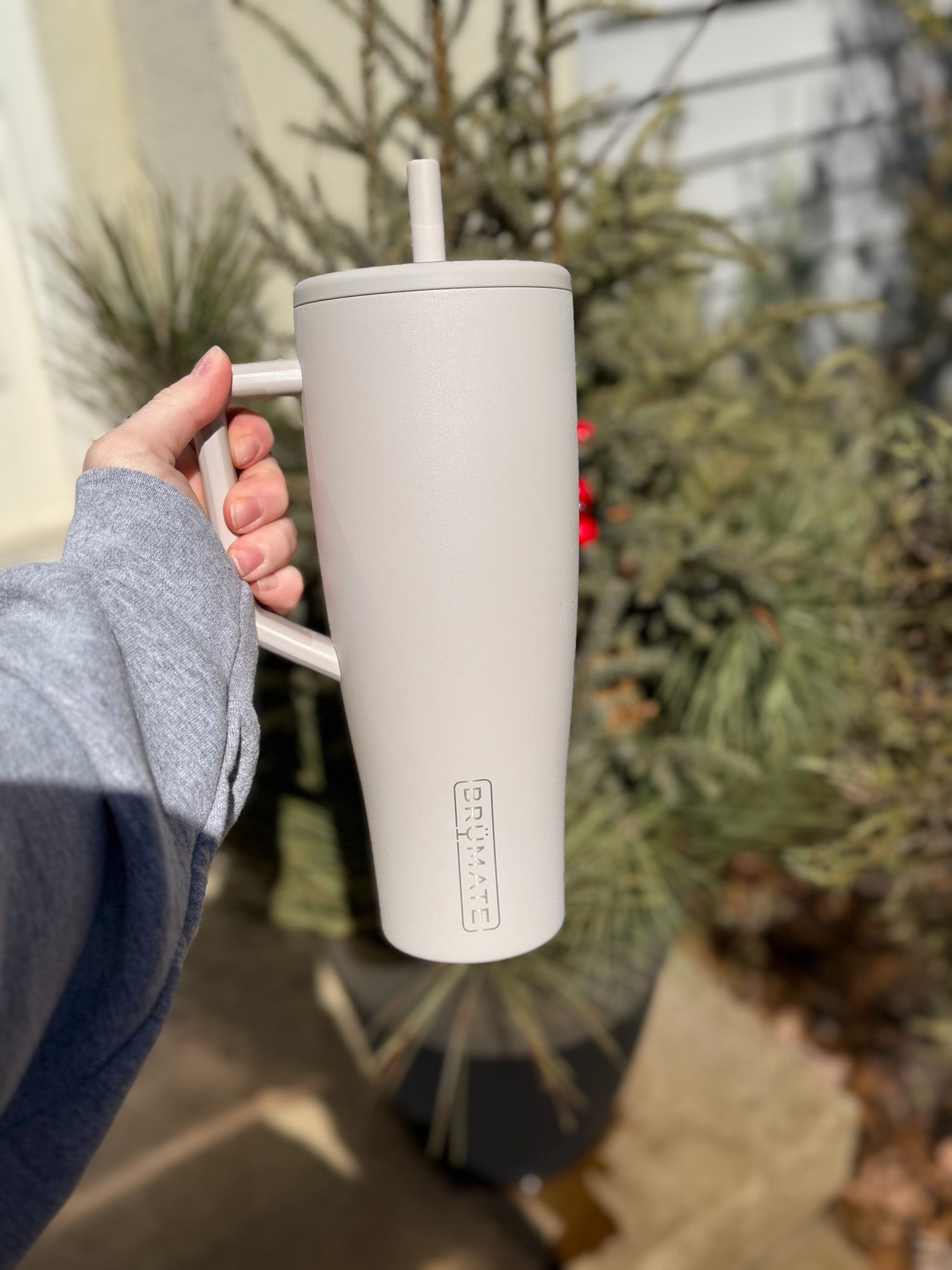 Love my Brumate! It’s leakproof and keeps my drink so cold! #brumate