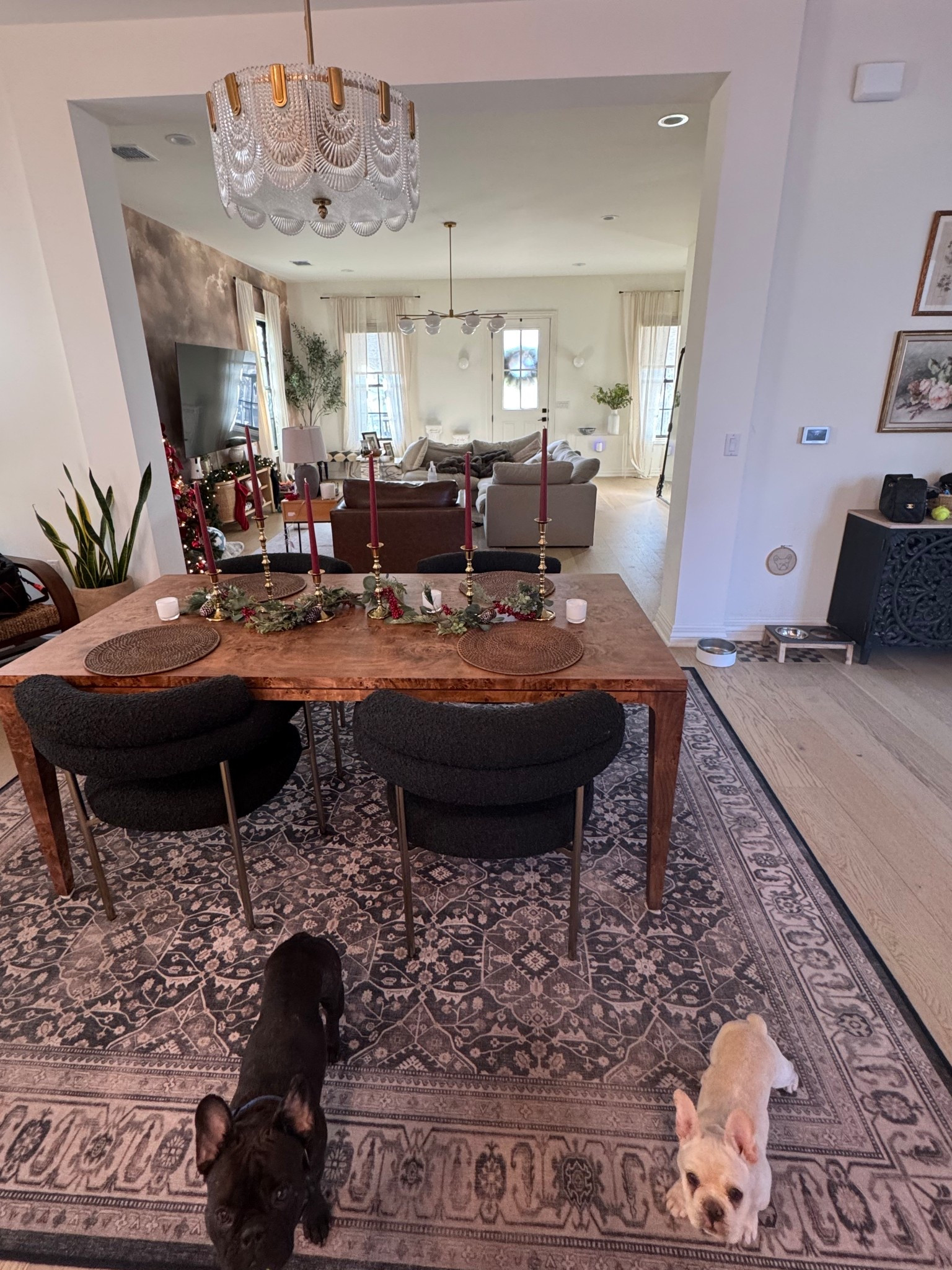 My new dining room table! Facebook marketplace steal of a lifetime!! 🍽️ retail version is $1k off right now

#LTKSaleAlert