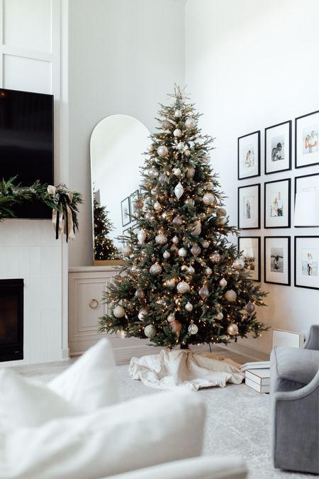 I’m loving our Christmas tree area! It’s perfect for the holiday season!

Home decor, holiday, seasonal, living room decor, garland, Christmas ornaments, tree skirt

#LTKhome #LTKHoliday #LTKSeasonal