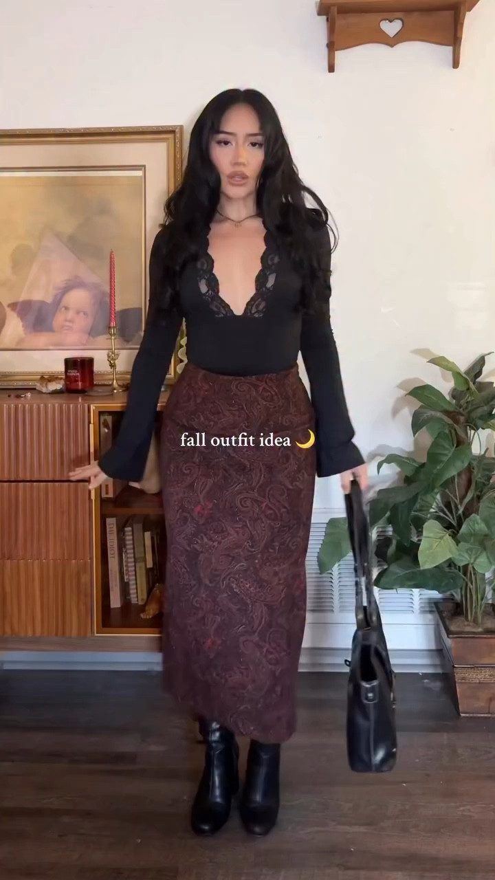 this is your sign to get that maxi skirt!!! skirt is vintage shoes are @stevemadden #falloutfits #outfitideas #outfitinspo