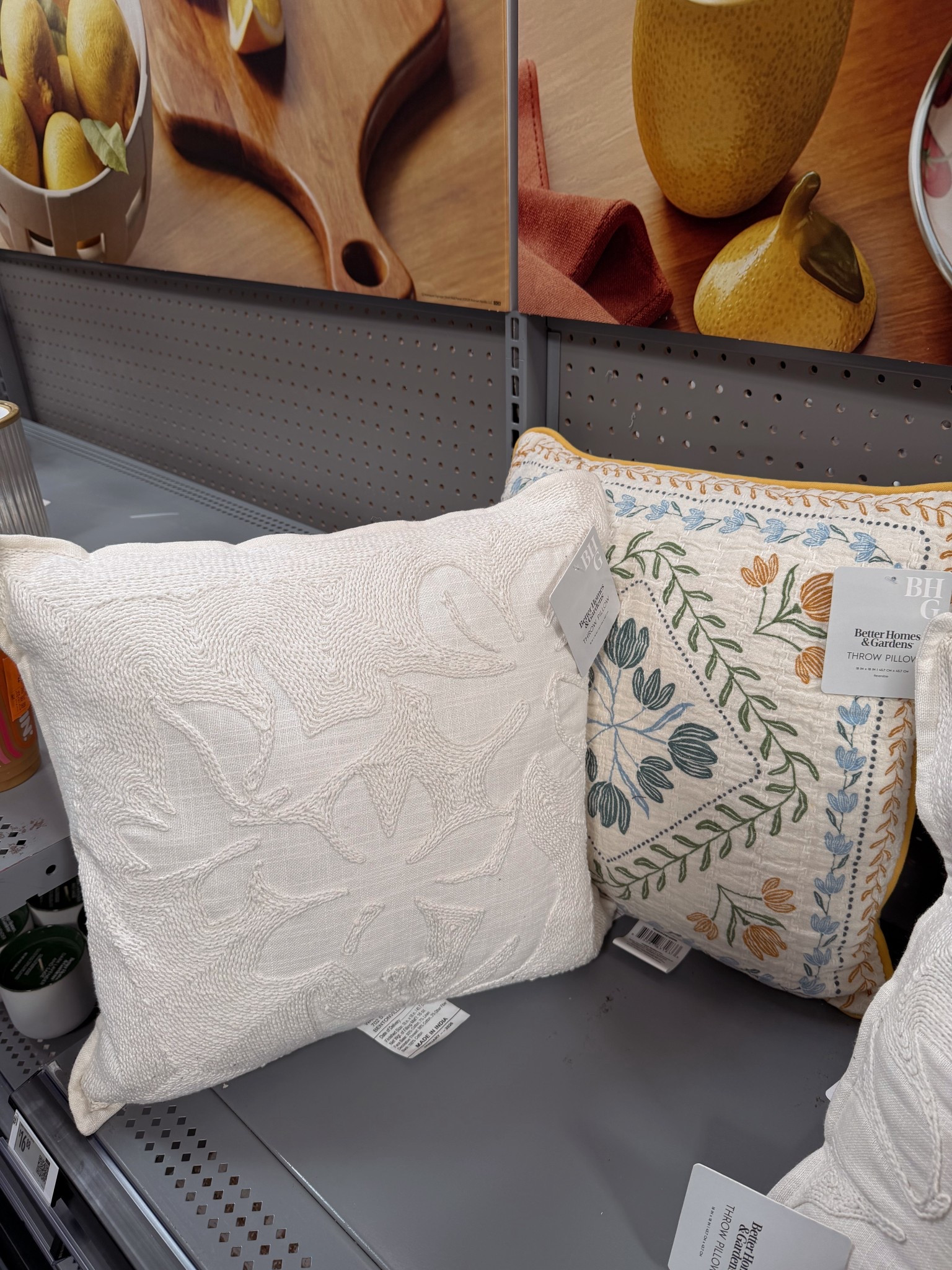 Walmart’s seasonal pillows are sooo good 🌻🩵

#LTKSeasonal #LTKMothersDay #LTKHome